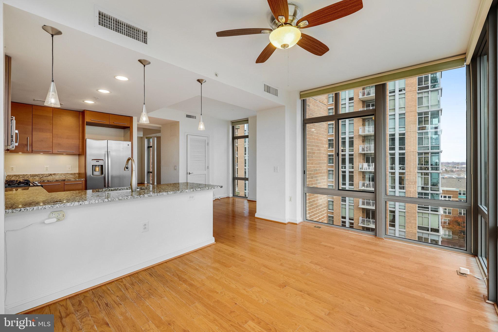 MIDTOWN AT RESTON TOWN CENTER - Residential