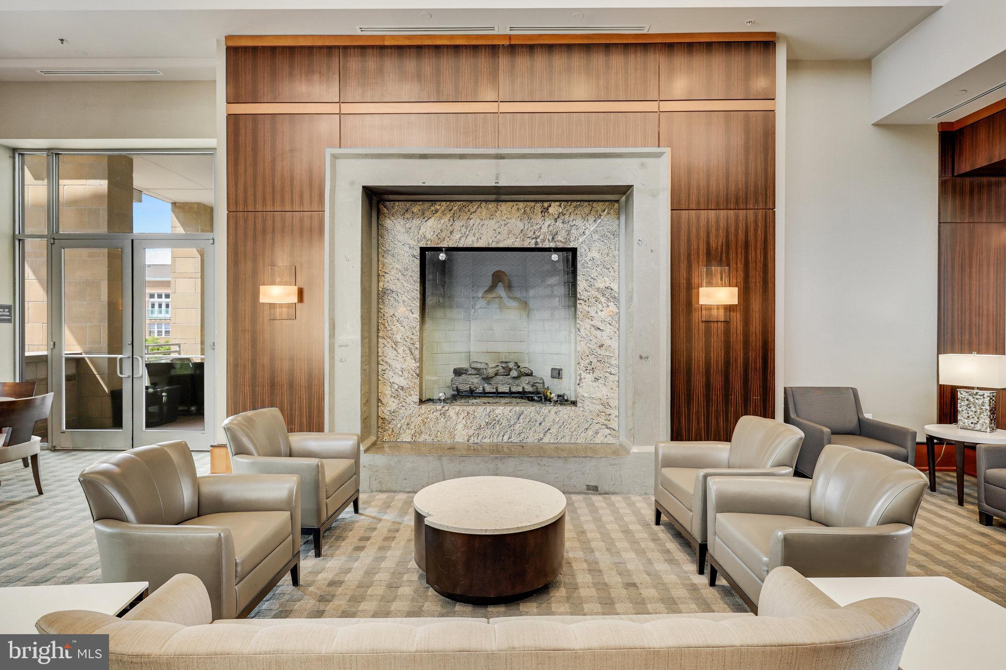 MIDTOWN AT RESTON TOWN CENTER - Residential