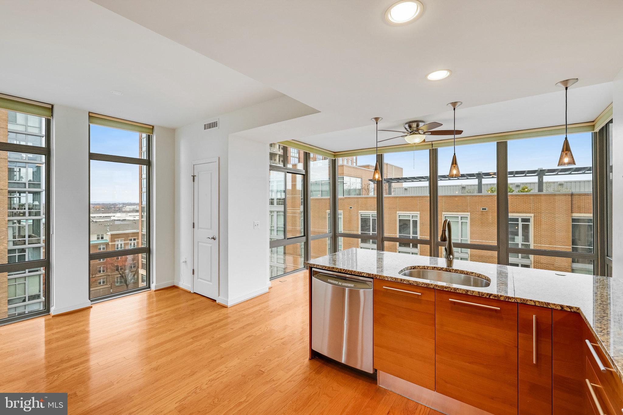 MIDTOWN AT RESTON TOWN CENTER - Residential