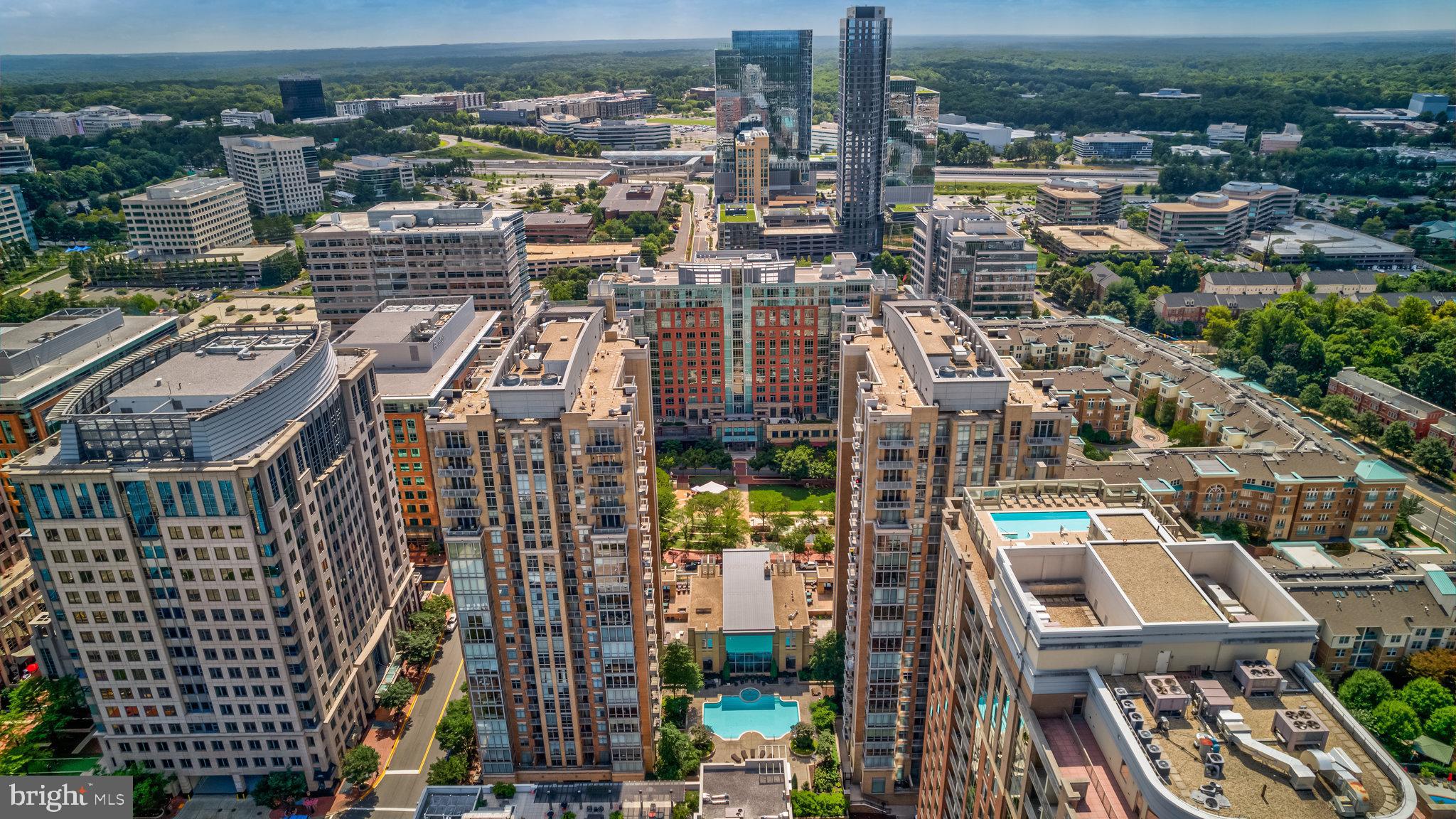 MIDTOWN AT RESTON TOWN CENTER - Residential