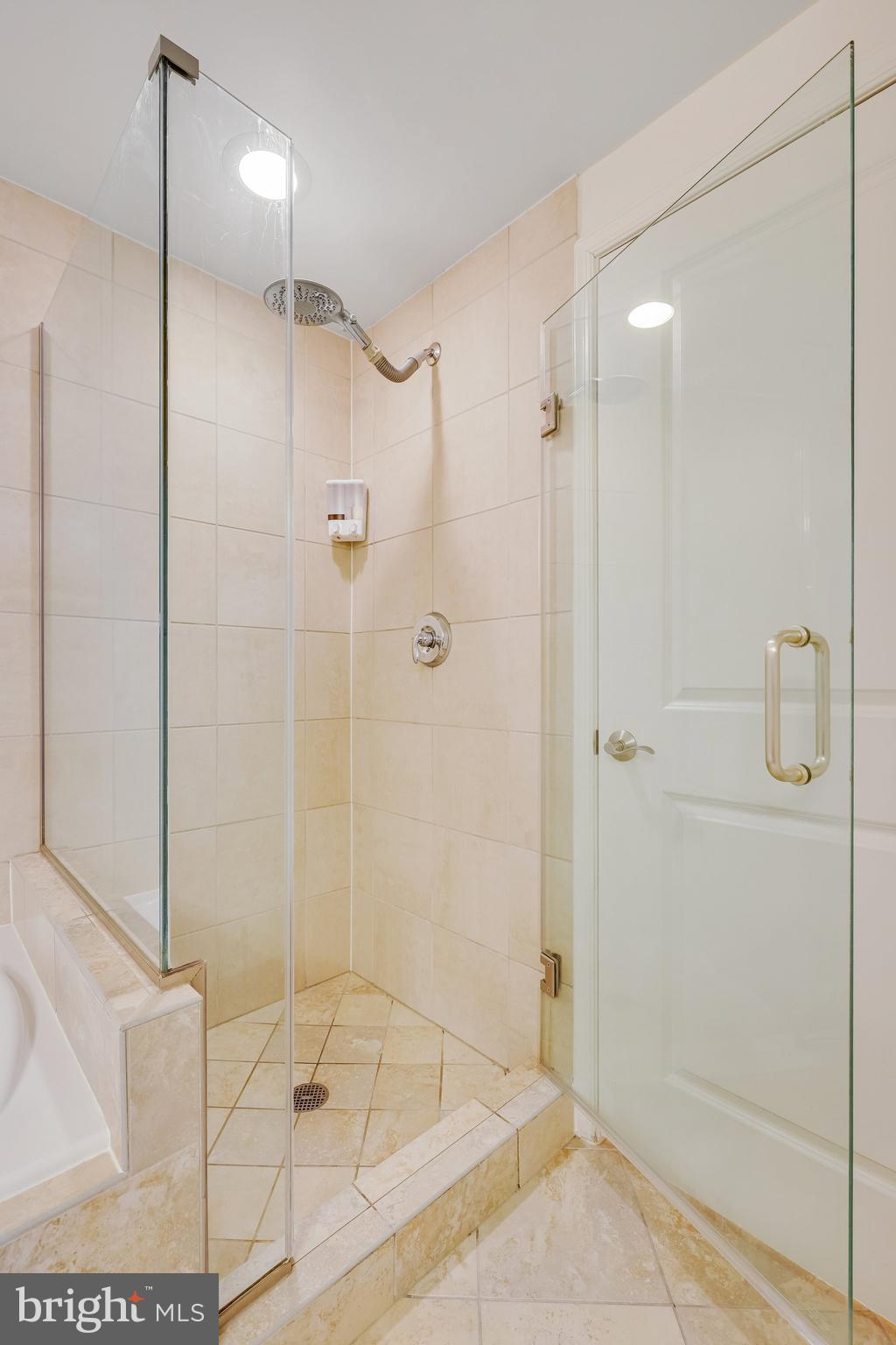 MIDTOWN AT RESTON TOWN CENTER - Residential