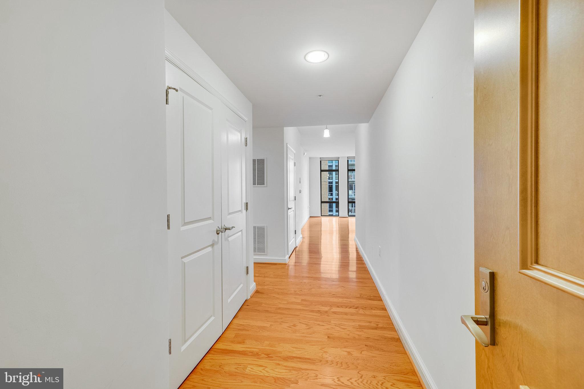 MIDTOWN AT RESTON TOWN CENTER - Residential