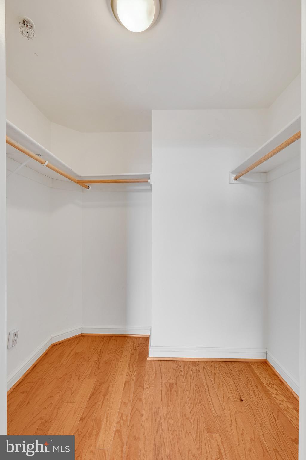 MIDTOWN AT RESTON TOWN CENTER - Residential