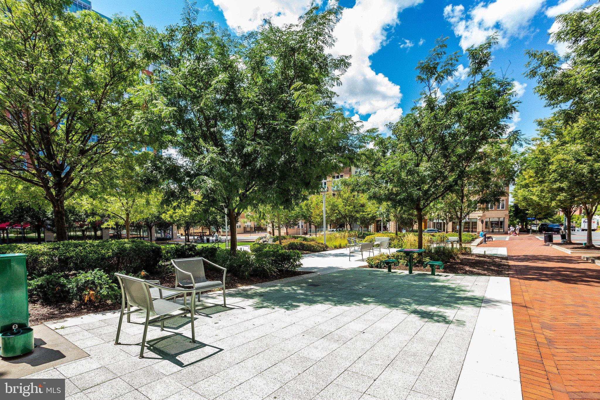 MIDTOWN AT RESTON TOWN CENTER - Residential