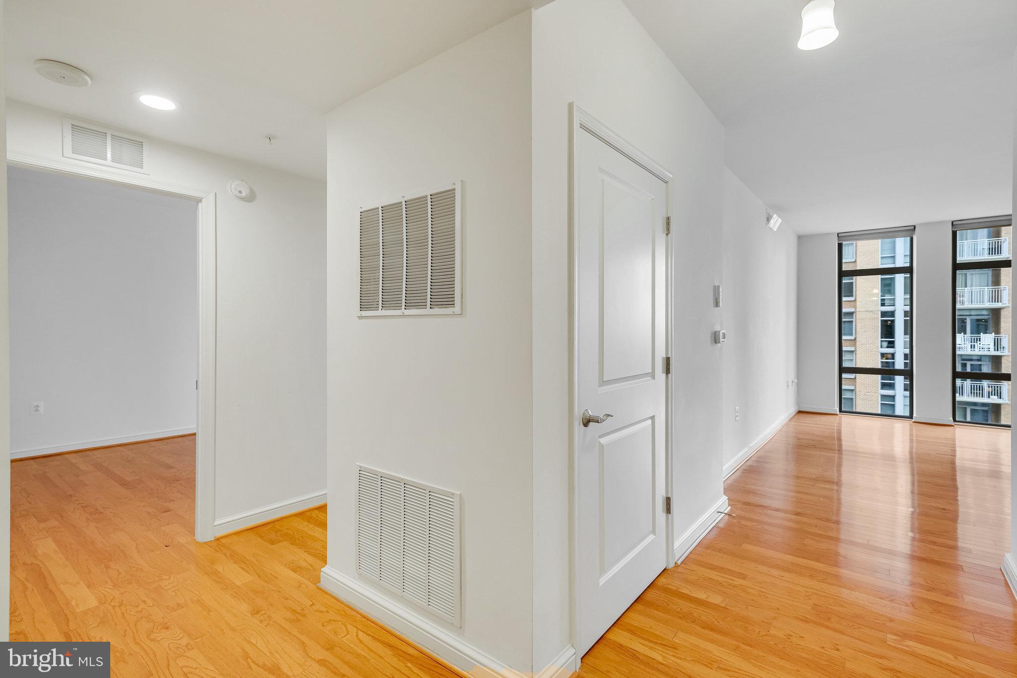 MIDTOWN AT RESTON TOWN CENTER - Residential