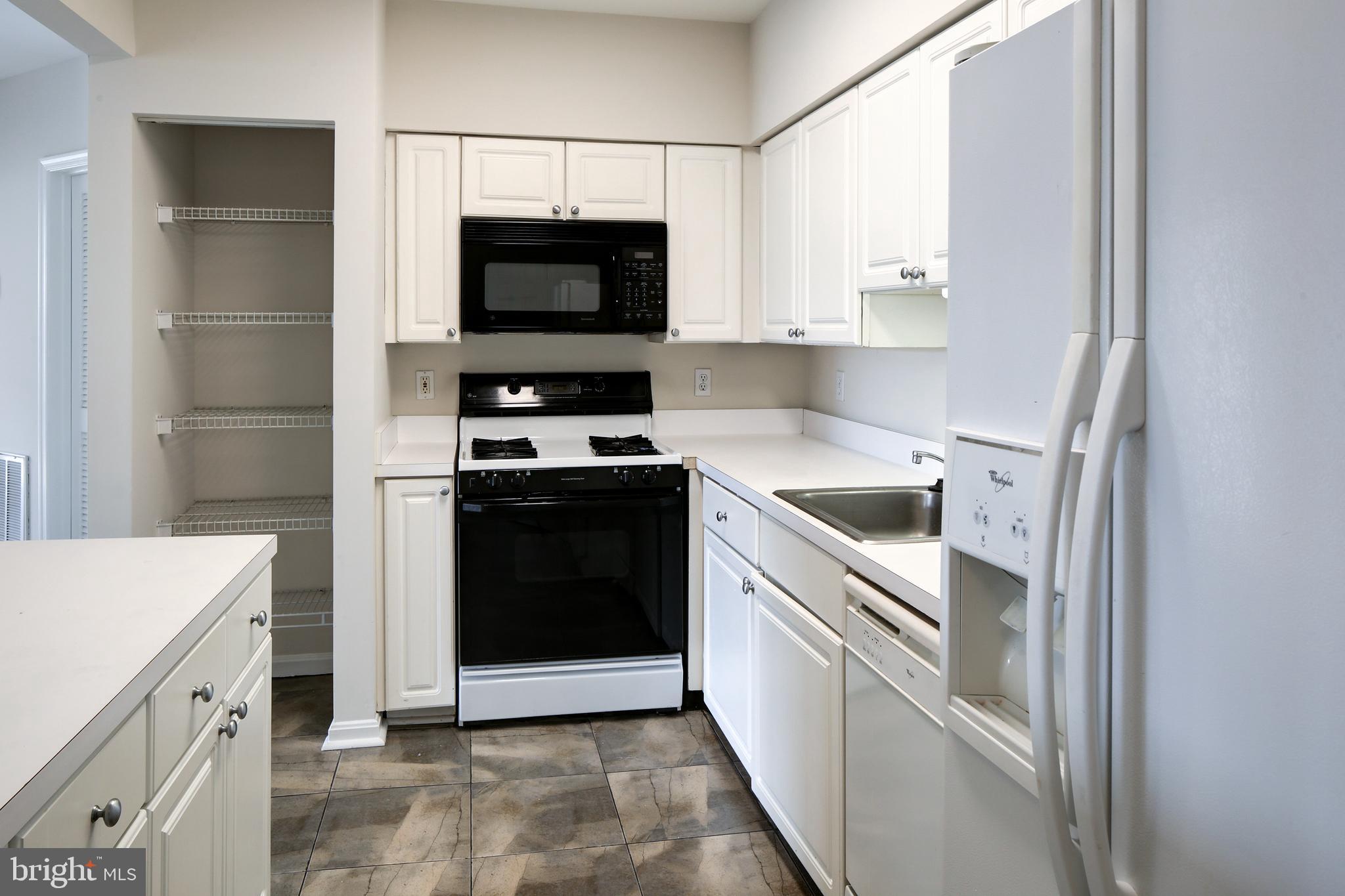 SEVEN OAKS - Residential