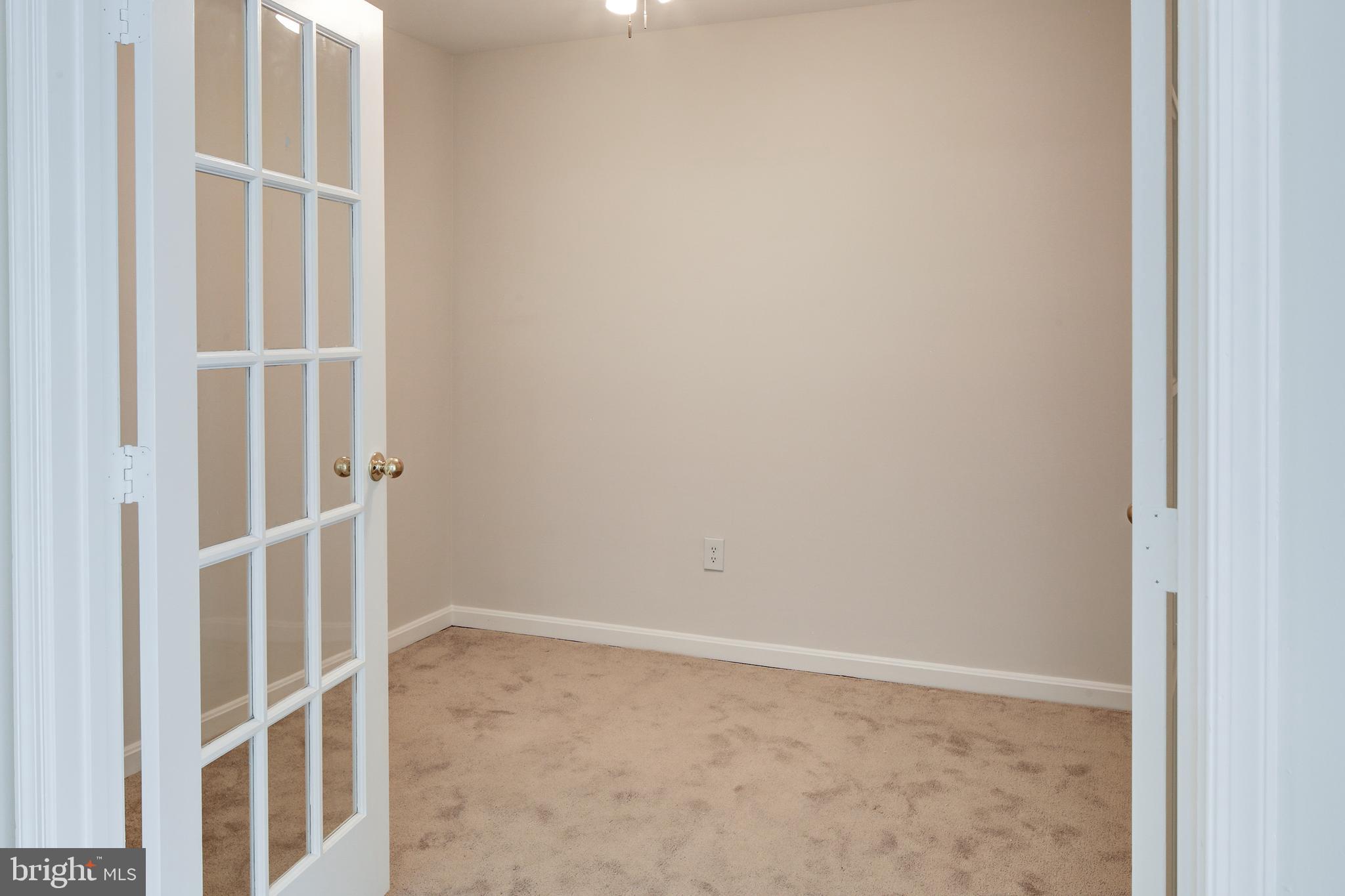 SEVEN OAKS - Residential