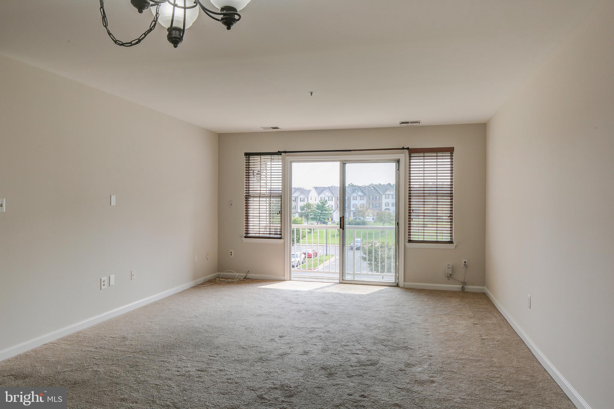 SEVEN OAKS - Residential