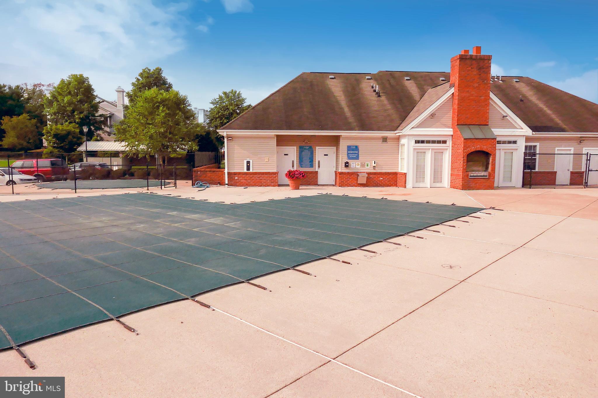 SEVEN OAKS - Residential