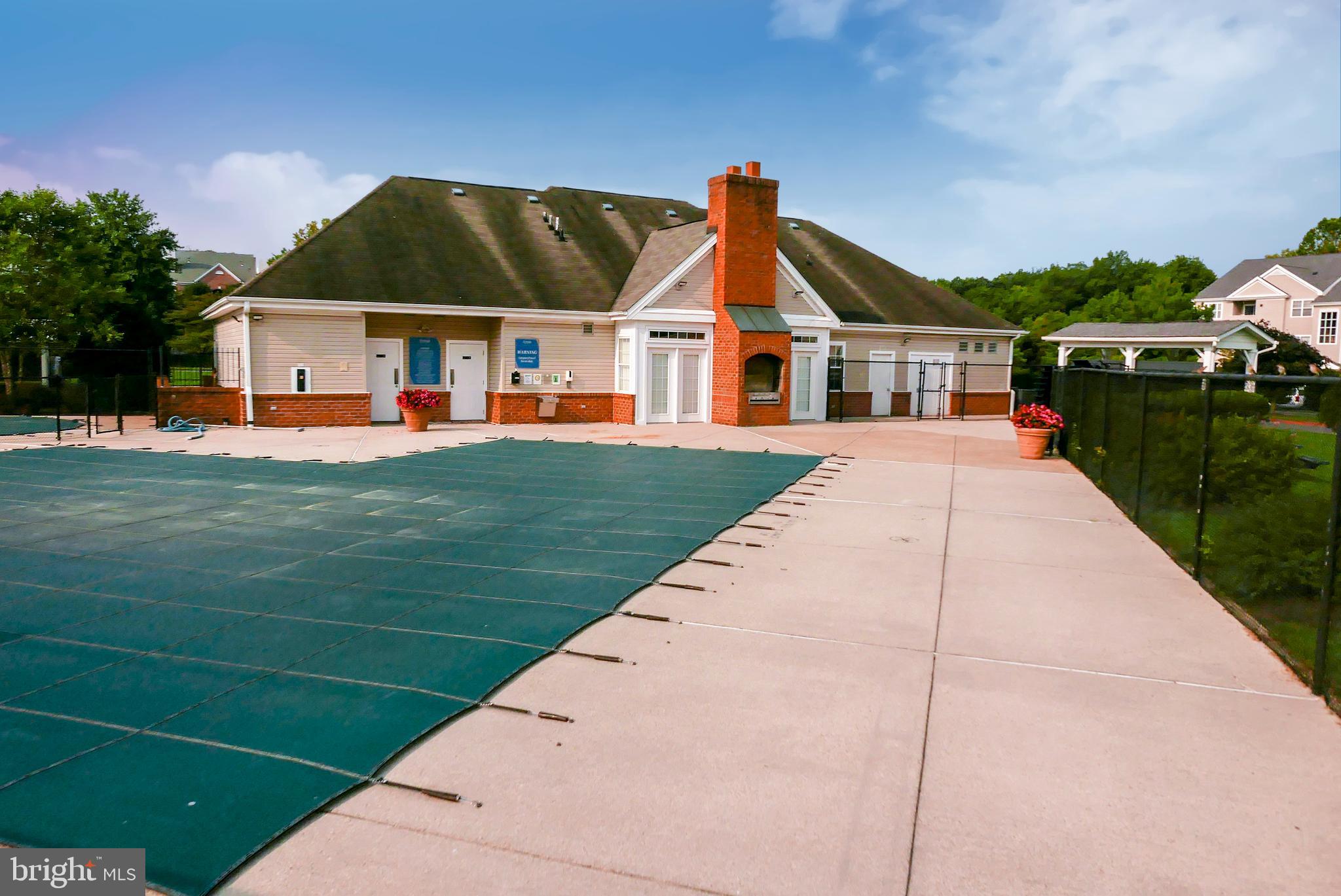 SEVEN OAKS - Residential