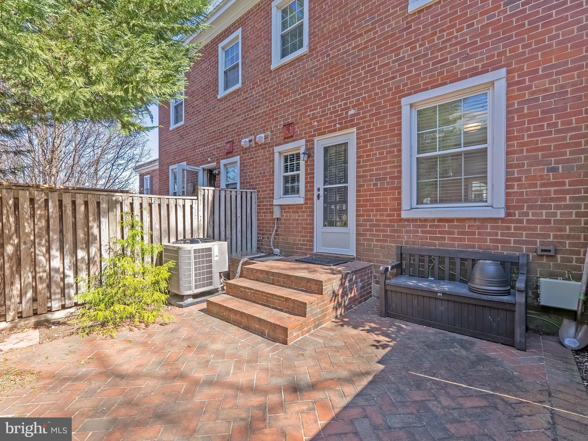 FAIRLINGTON - Residential Lease