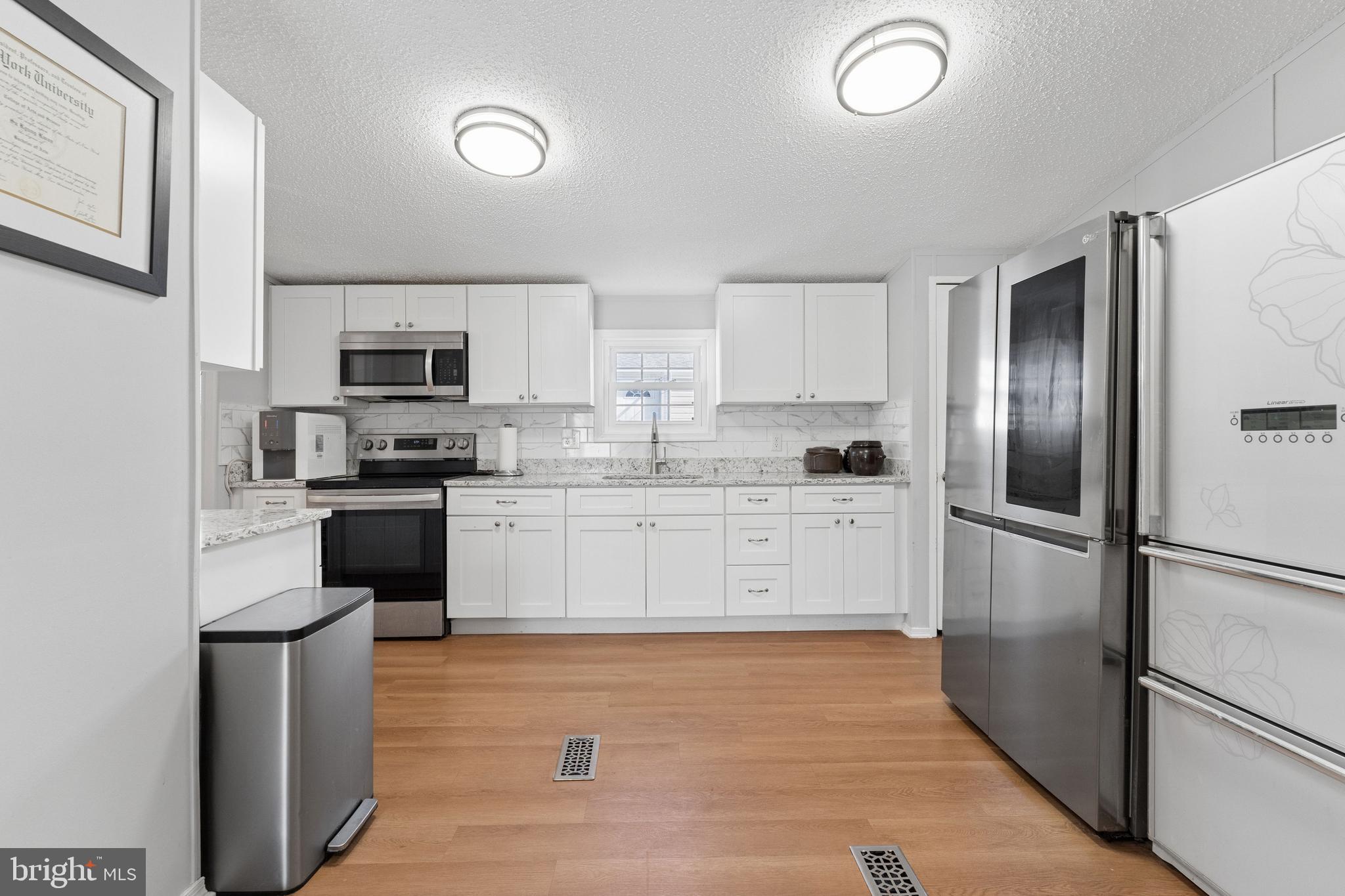 MEADOWS OF CHANTILLY - Residential