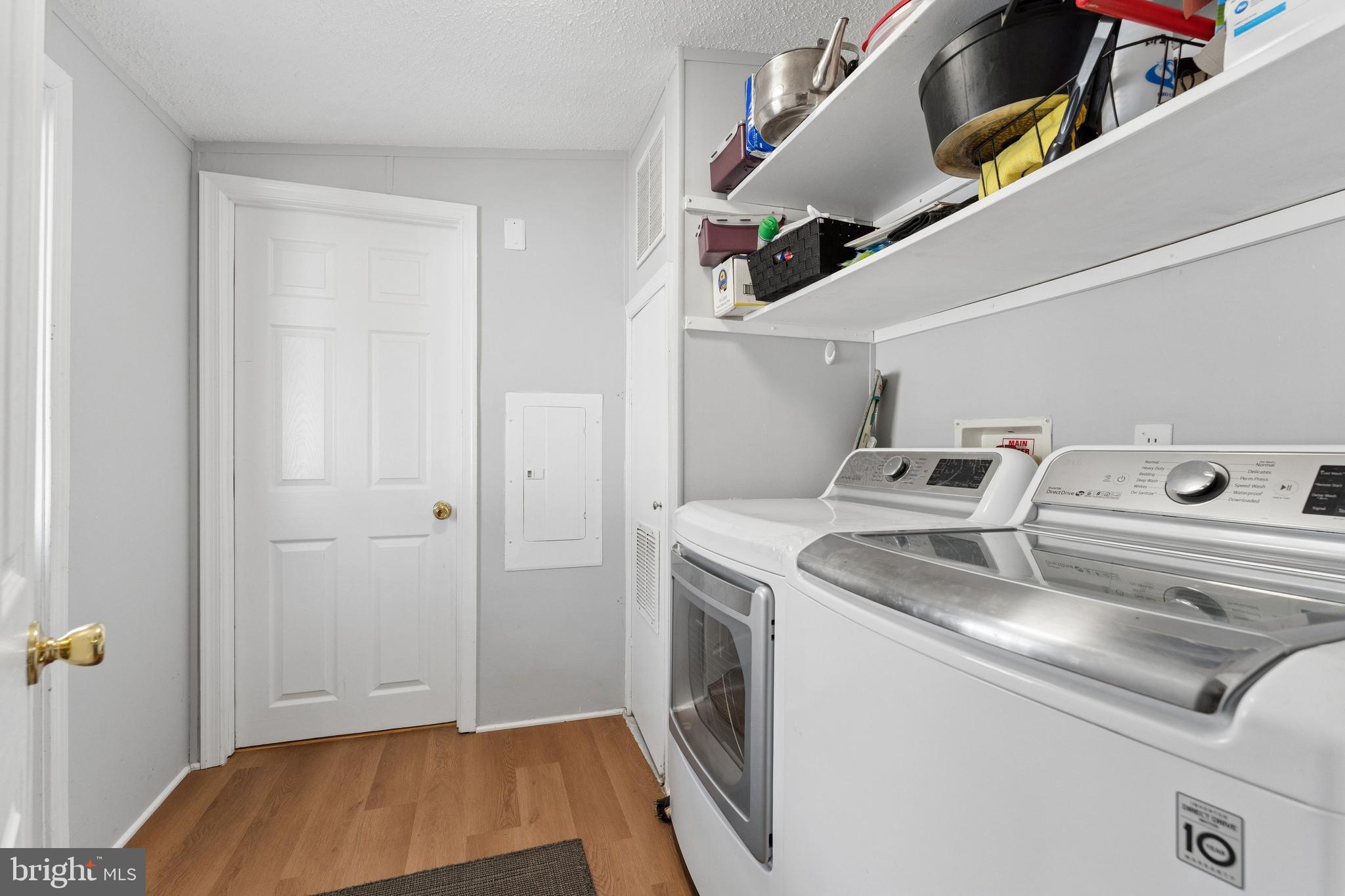 MEADOWS OF CHANTILLY - Residential