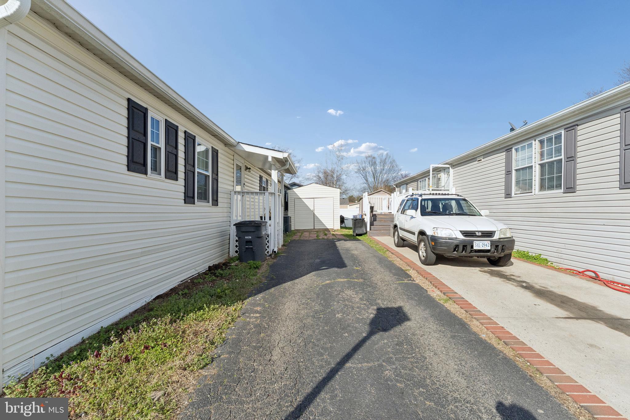 MEADOWS OF CHANTILLY - Residential