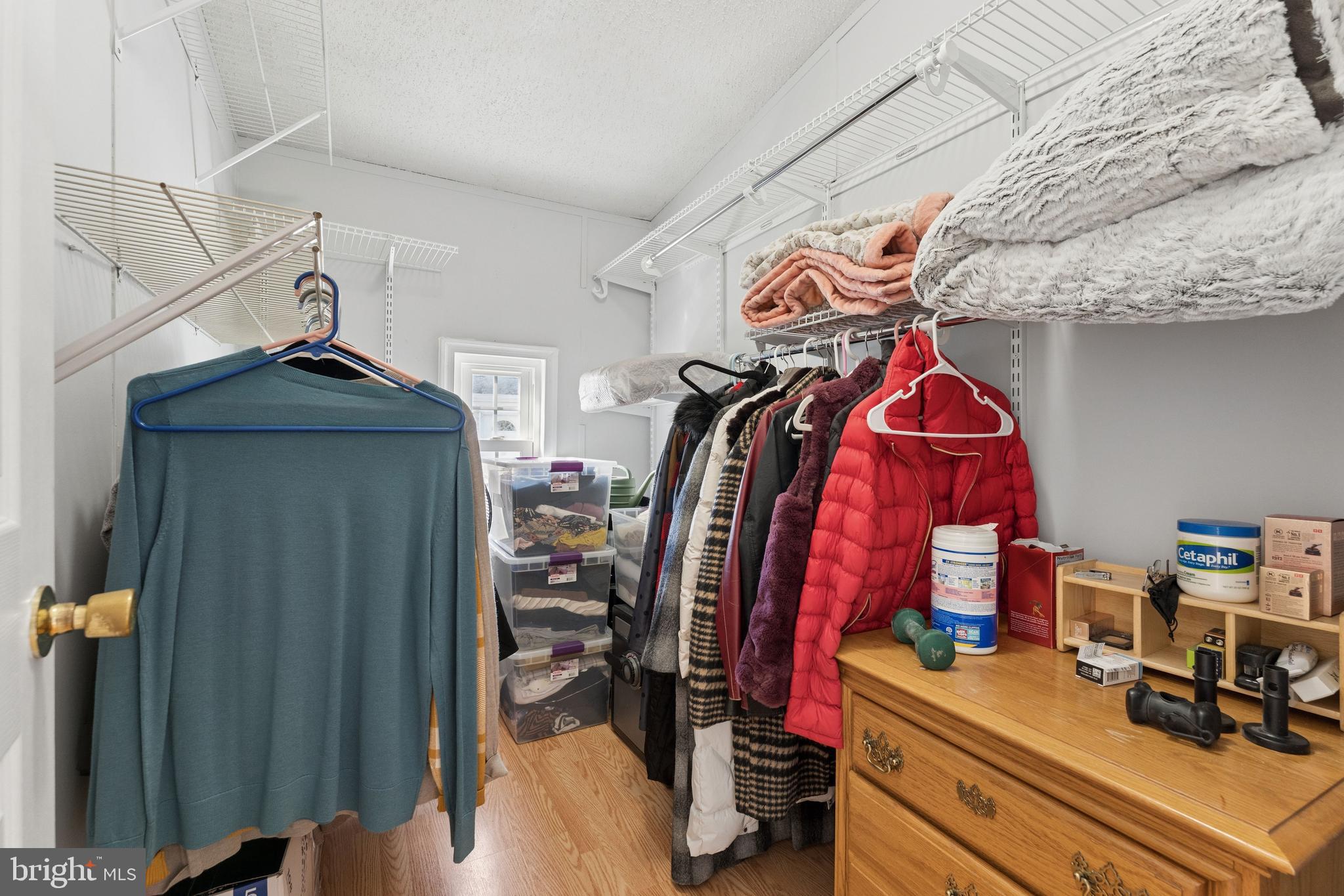 MEADOWS OF CHANTILLY - Residential