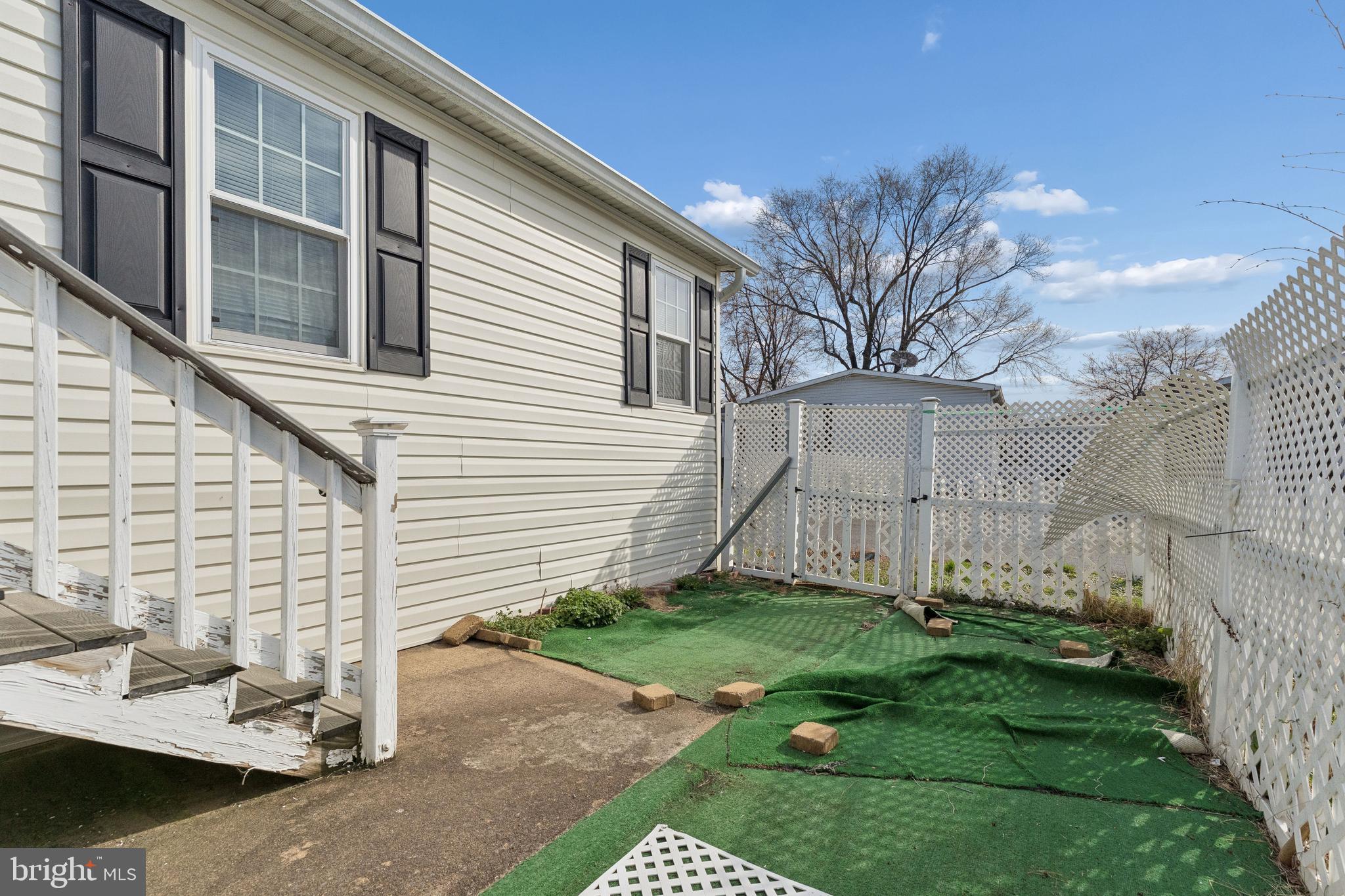 MEADOWS OF CHANTILLY - Residential