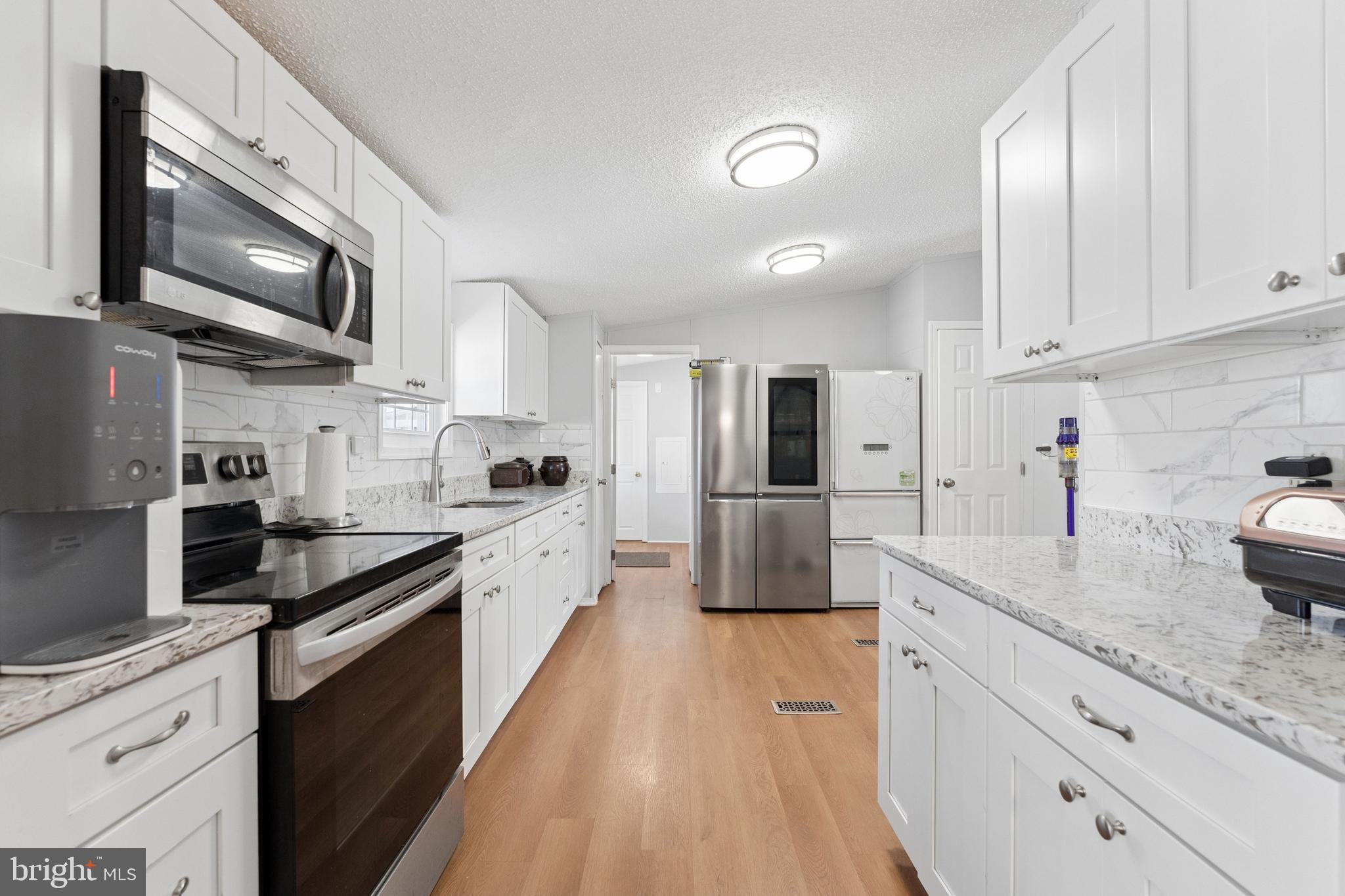 MEADOWS OF CHANTILLY - Residential