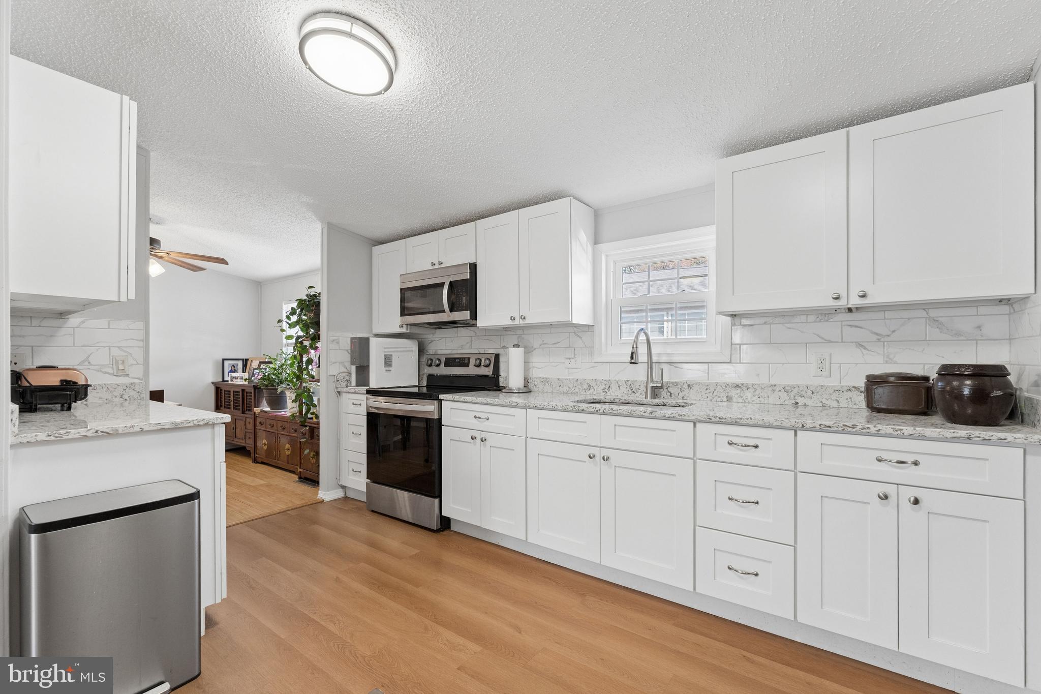 MEADOWS OF CHANTILLY - Residential