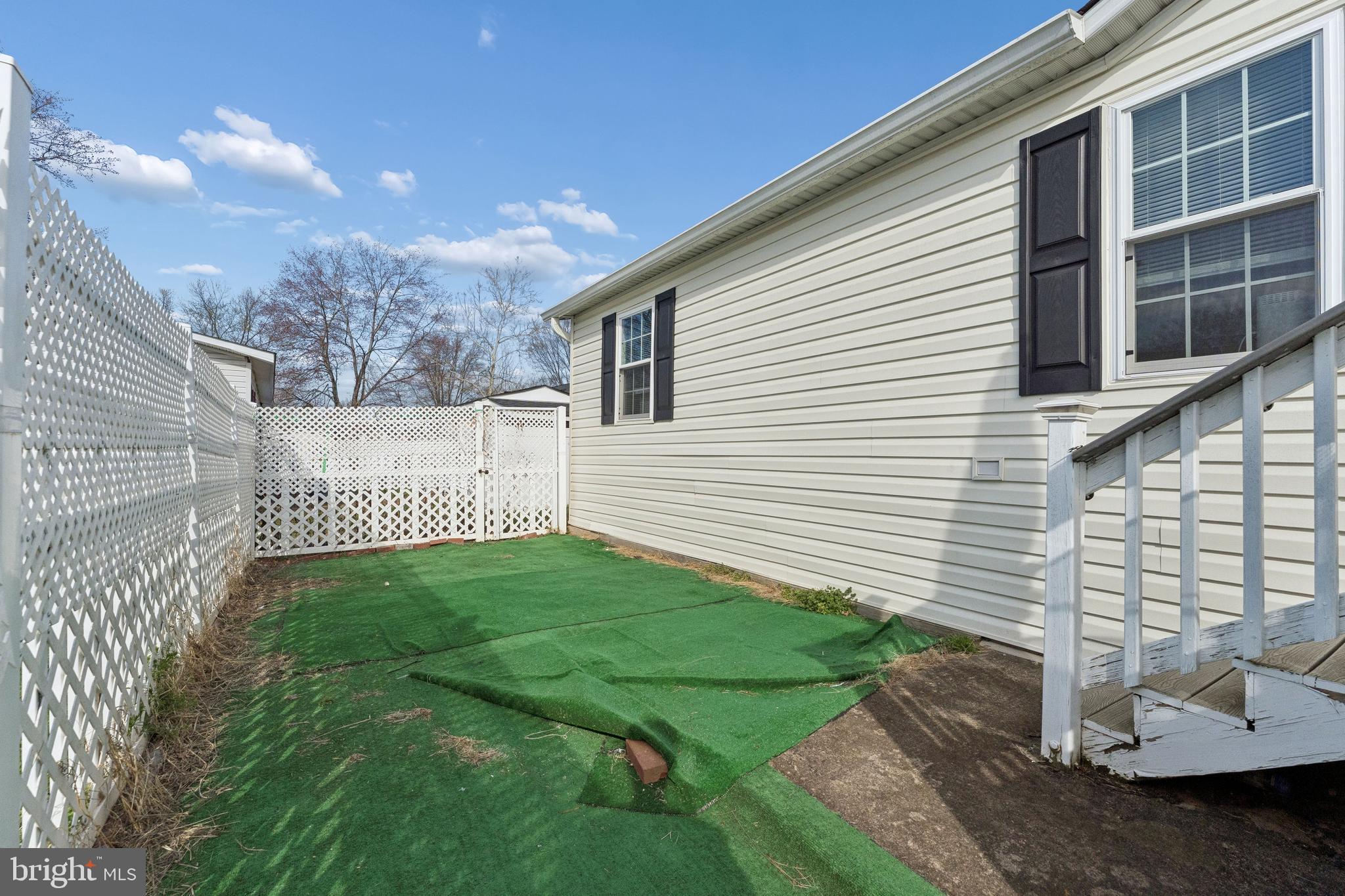 MEADOWS OF CHANTILLY - Residential