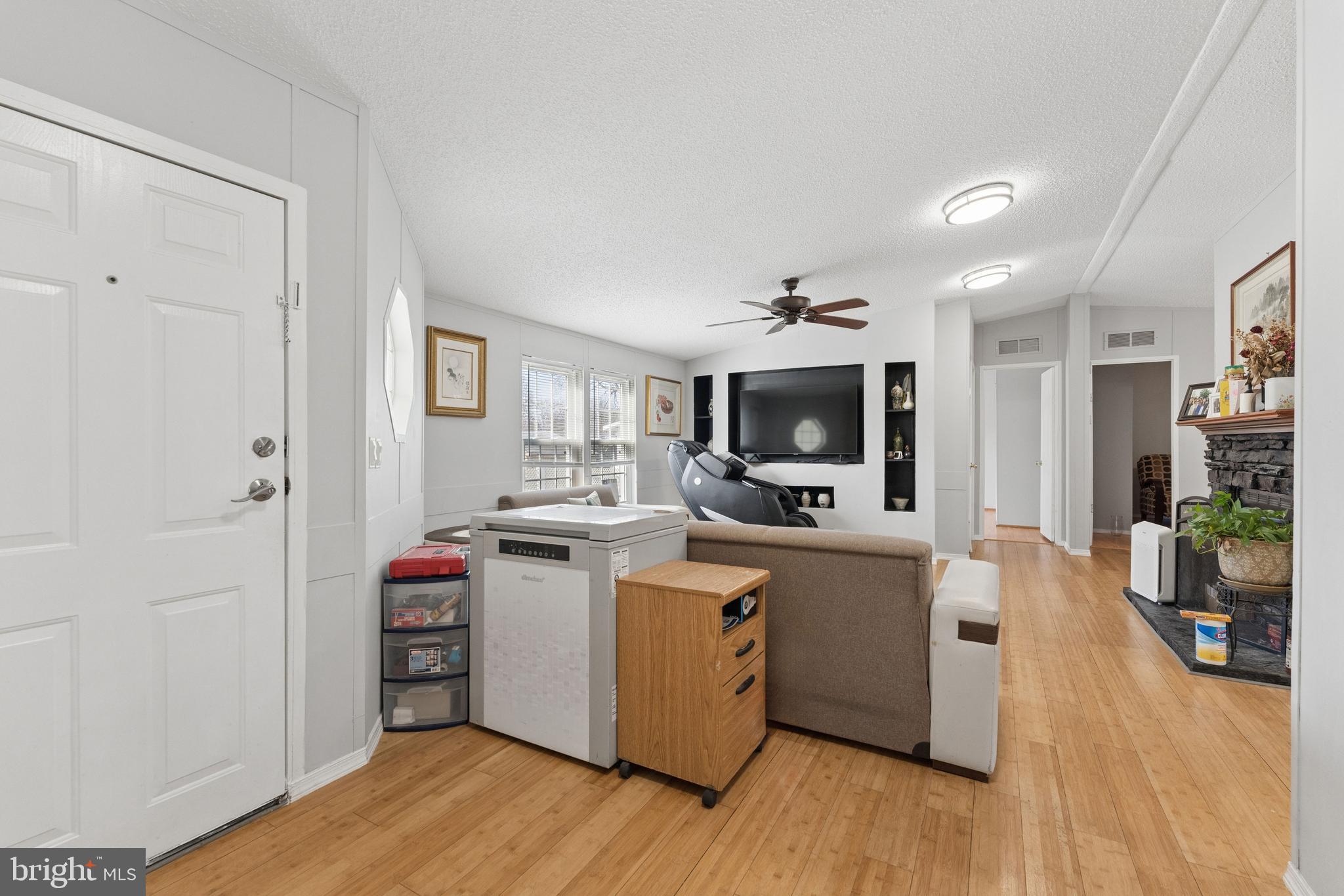 MEADOWS OF CHANTILLY - Residential