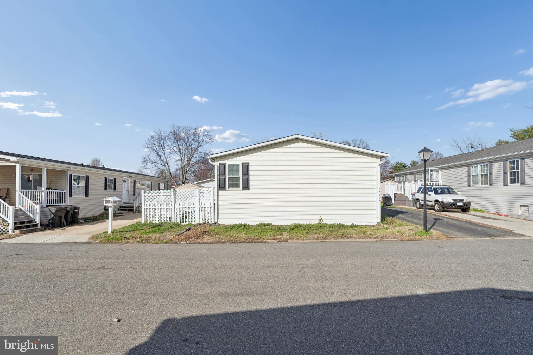 MEADOWS OF CHANTILLY - Residential