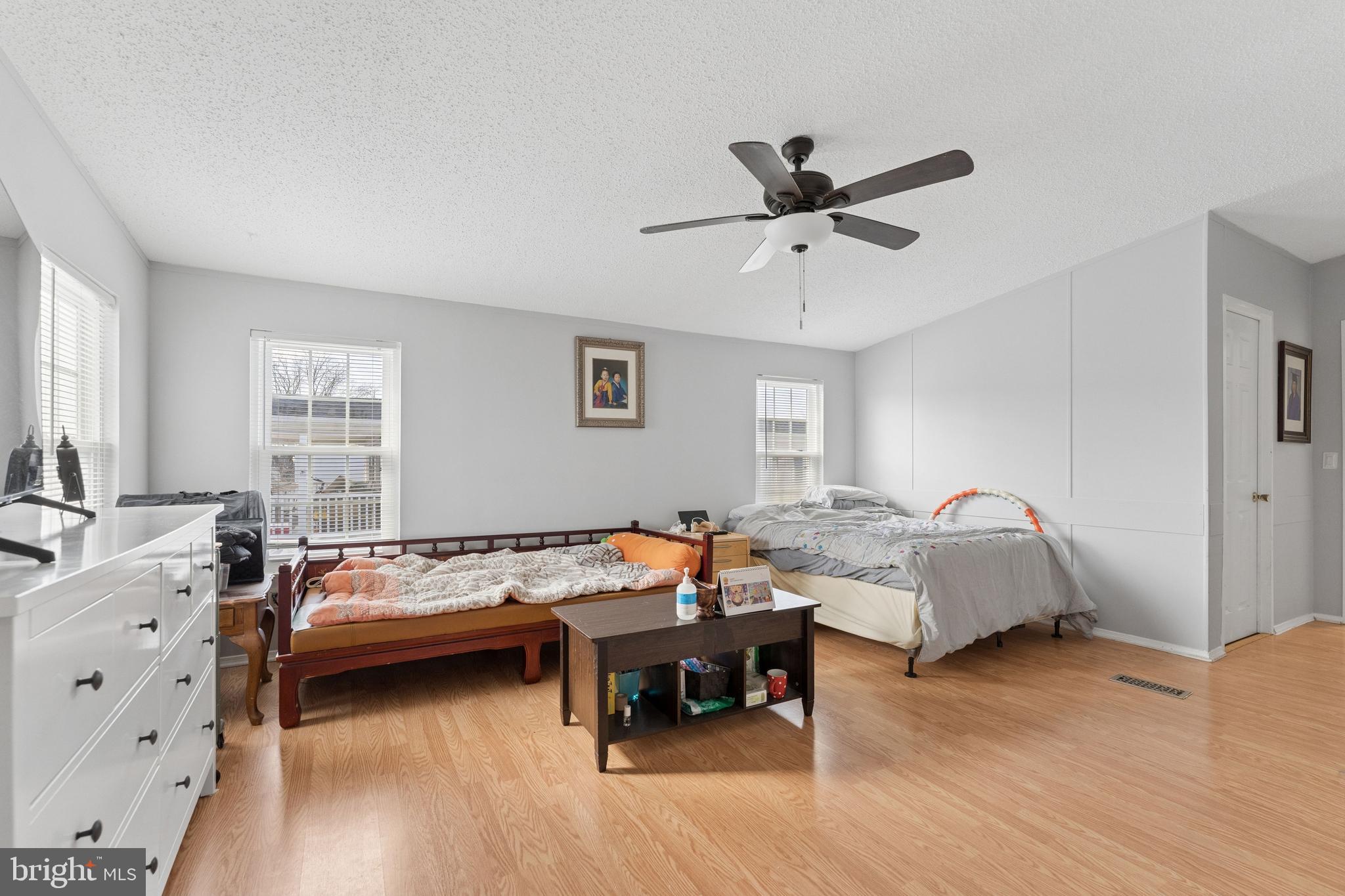 MEADOWS OF CHANTILLY - Residential