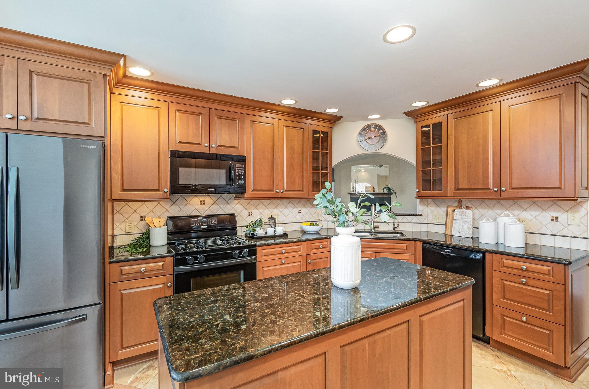 FOREST LAKES - Residential