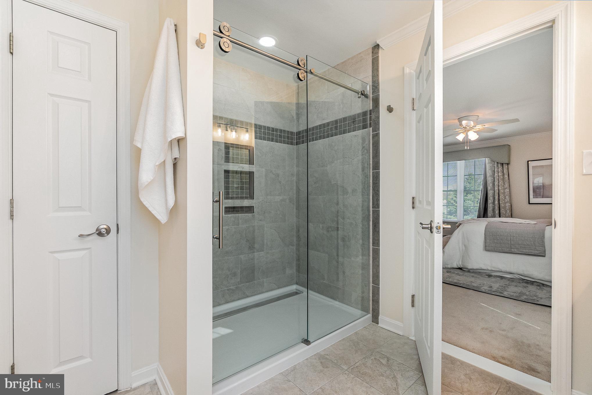 FOREST LAKES - Residential