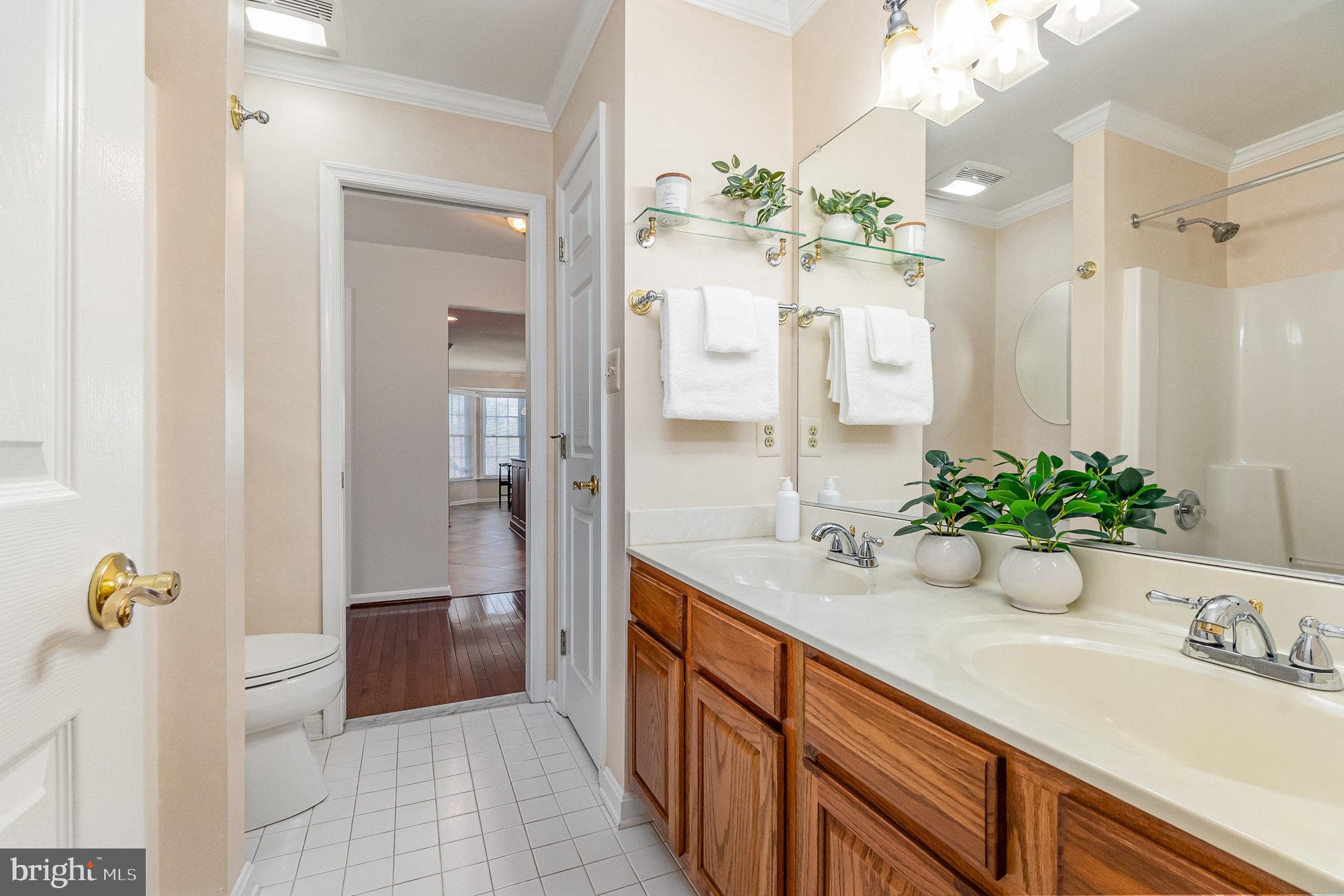 FOREST LAKES - Residential