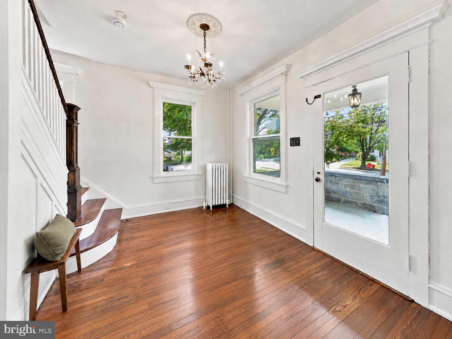 205 W KINGS HIGHWAY