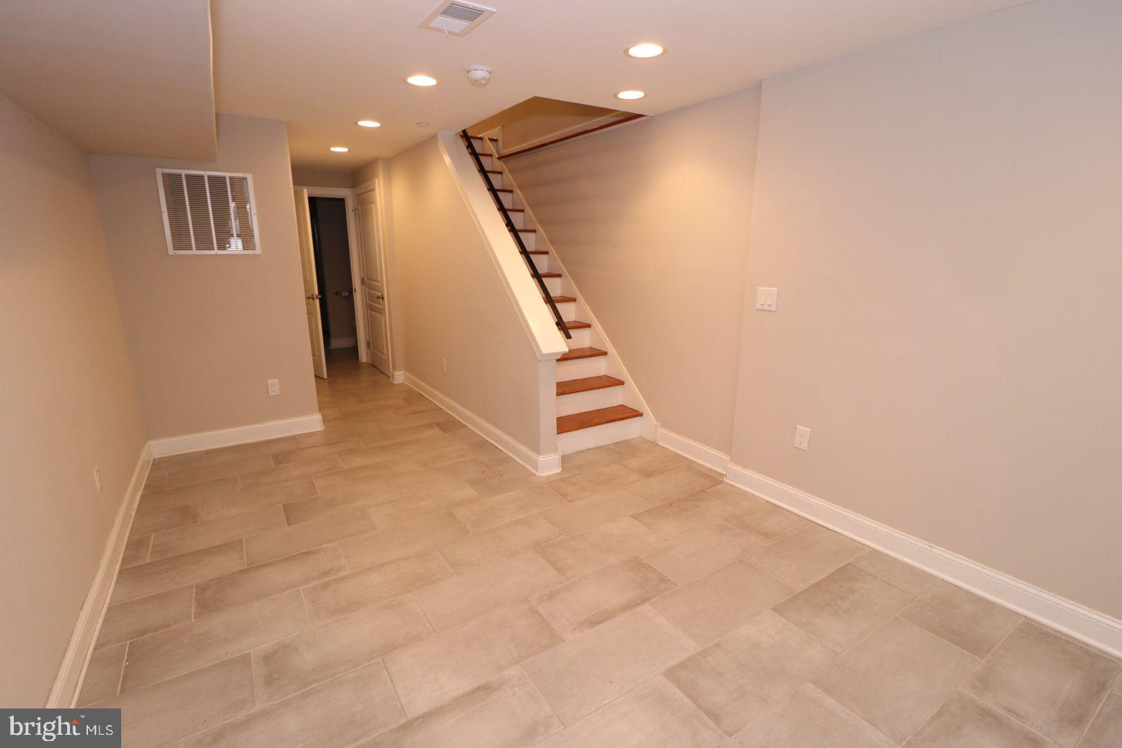 POINT BREEZE - Residential Lease