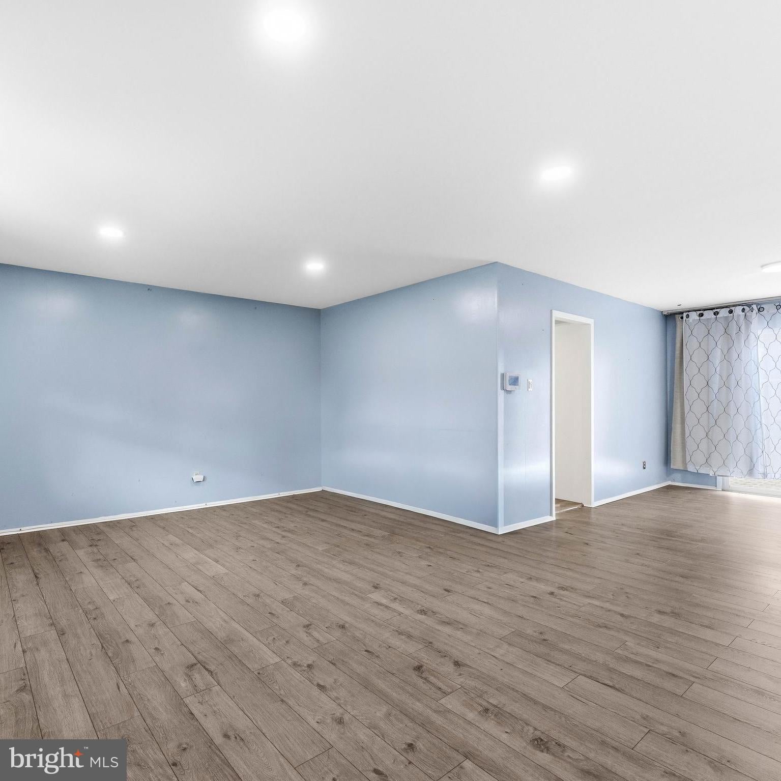 72 NEW CASTLE LANE