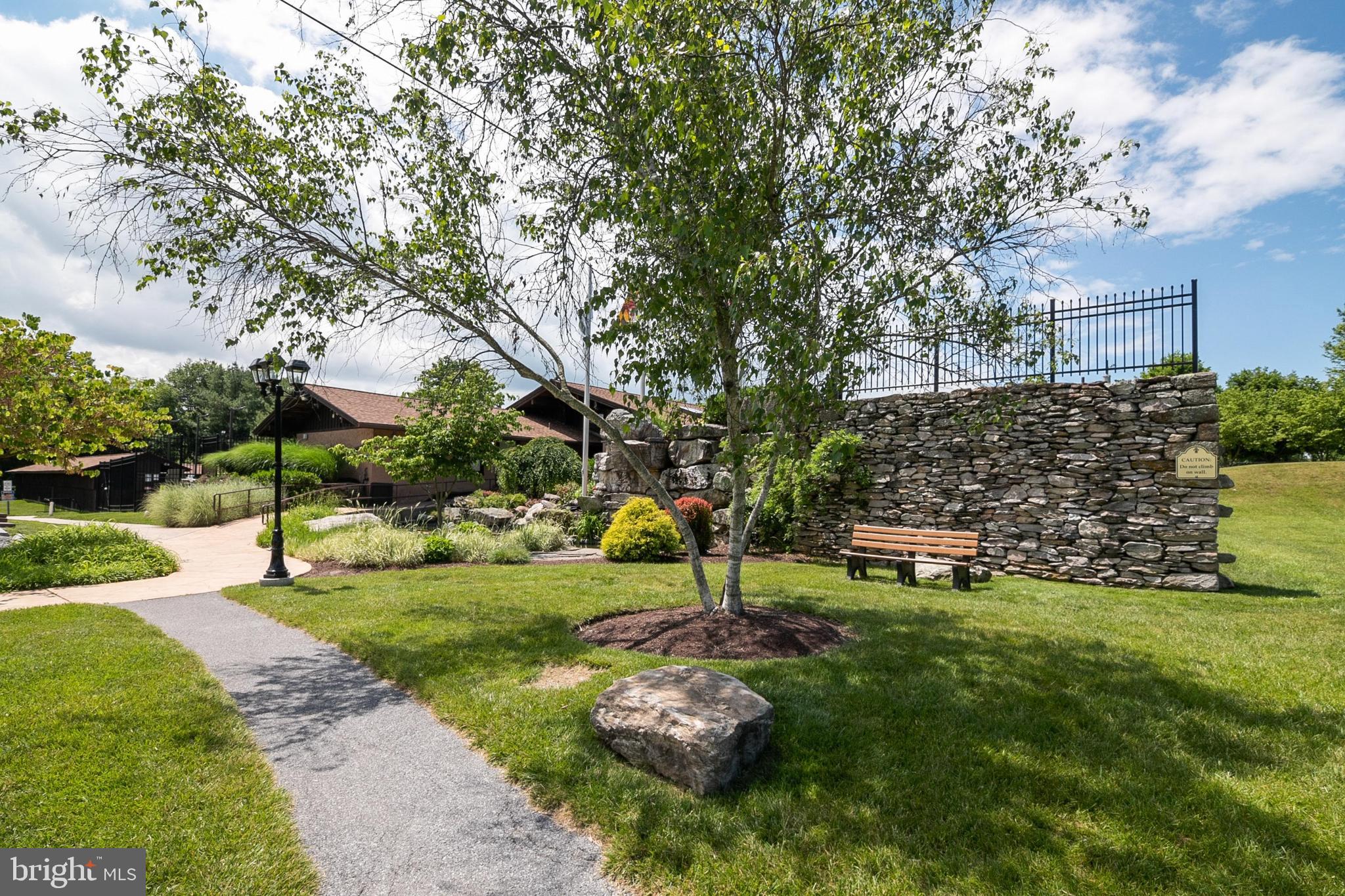 LAKE LINGANORE - Residential