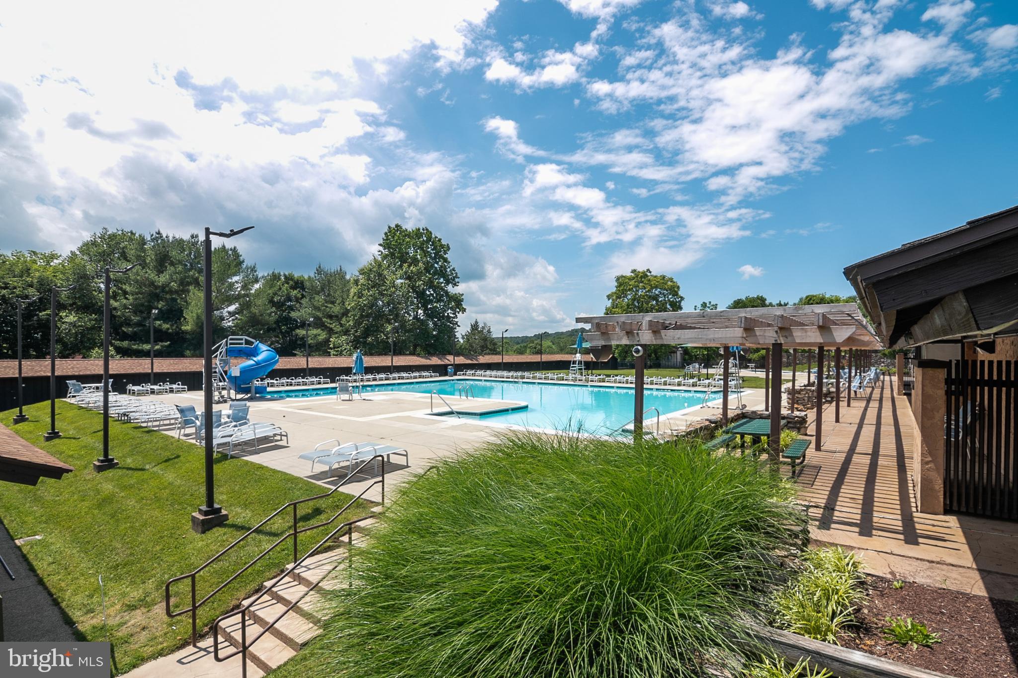 LAKE LINGANORE - Residential