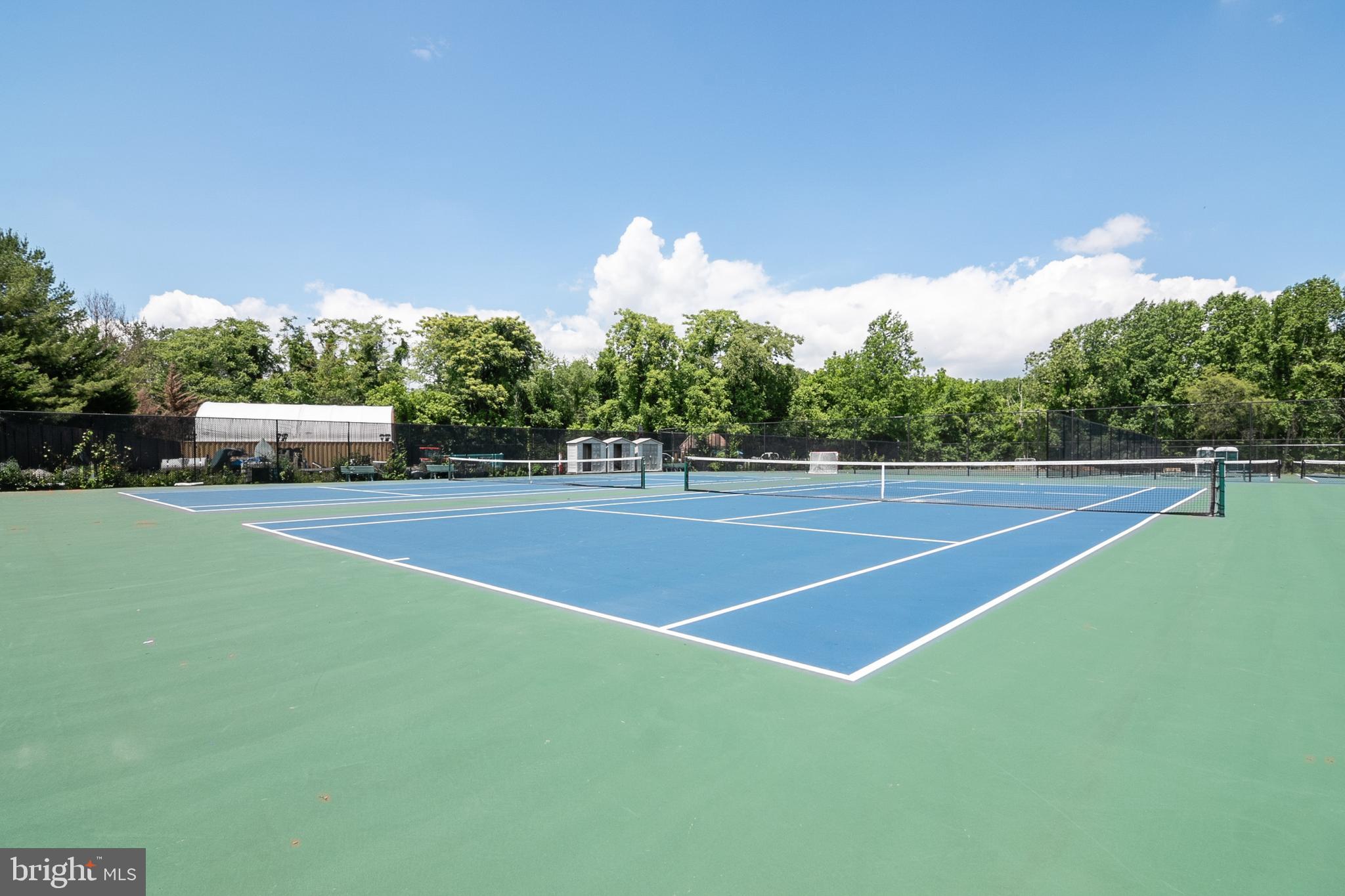 LAKE LINGANORE - Residential