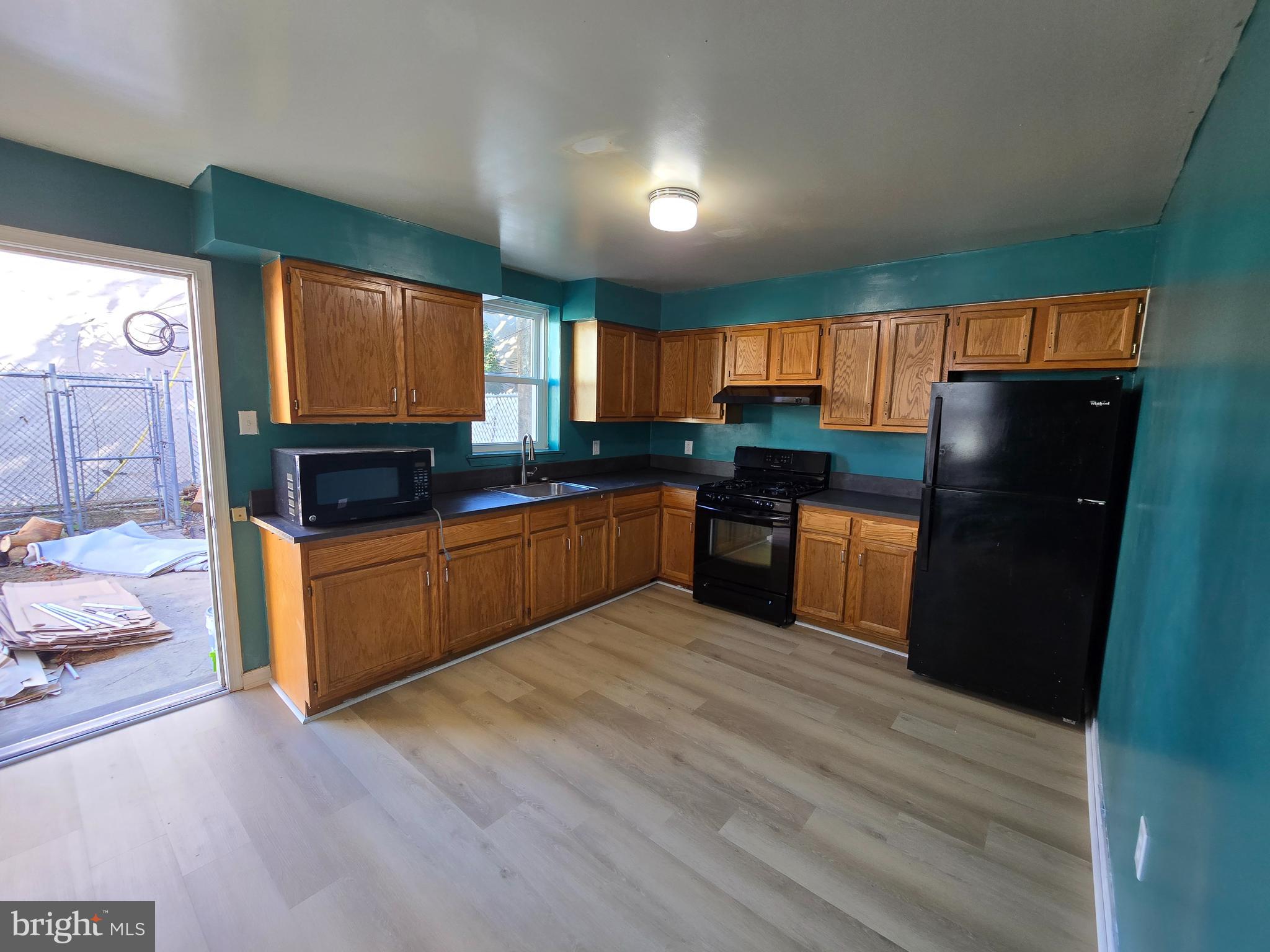 EAST PASSYUNK CROSSING - Residential Lease