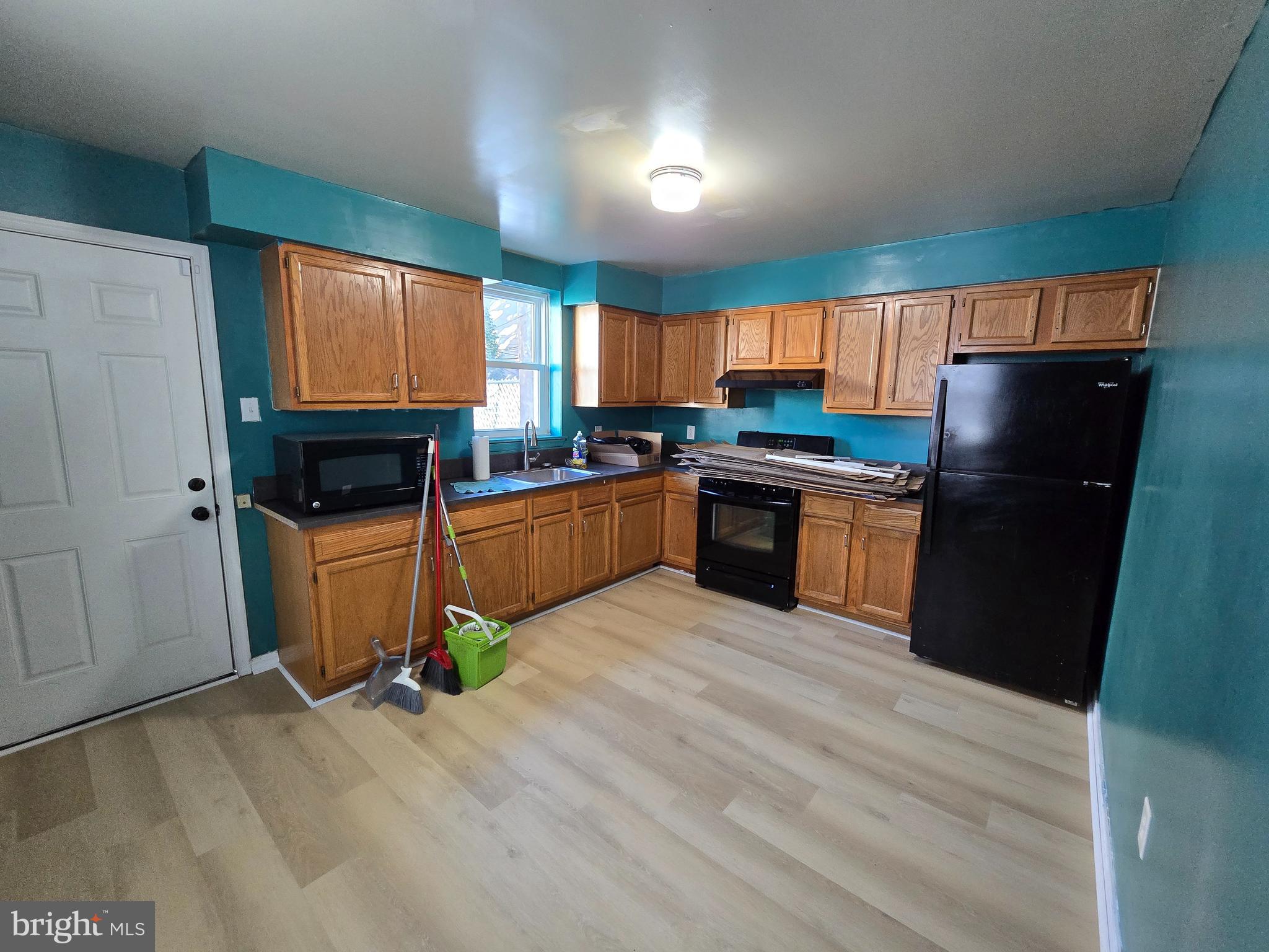 EAST PASSYUNK CROSSING - Residential Lease