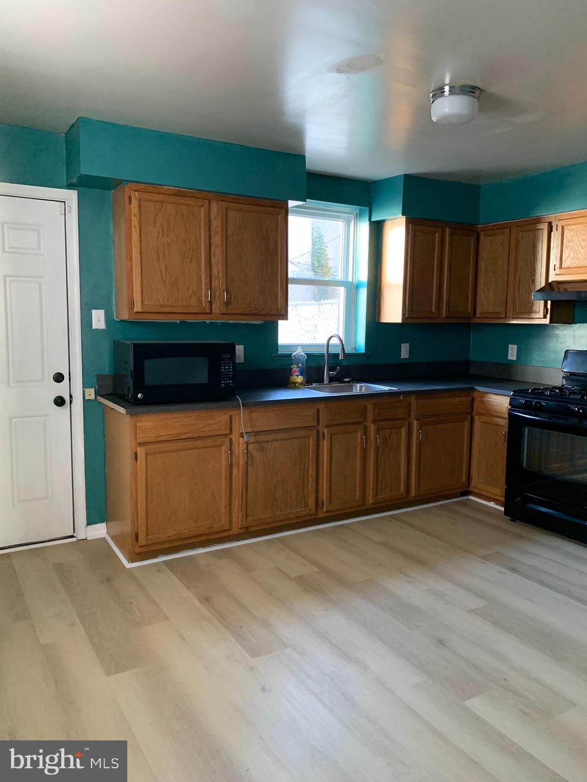 EAST PASSYUNK CROSSING - Residential Lease