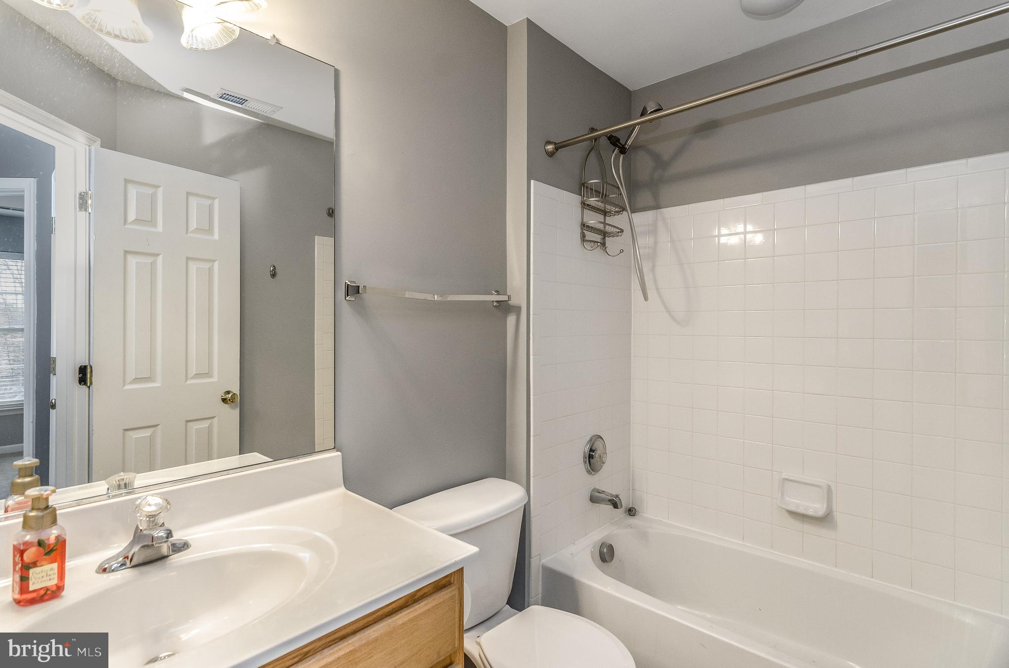 AZALEA WOODS - Residential Lease