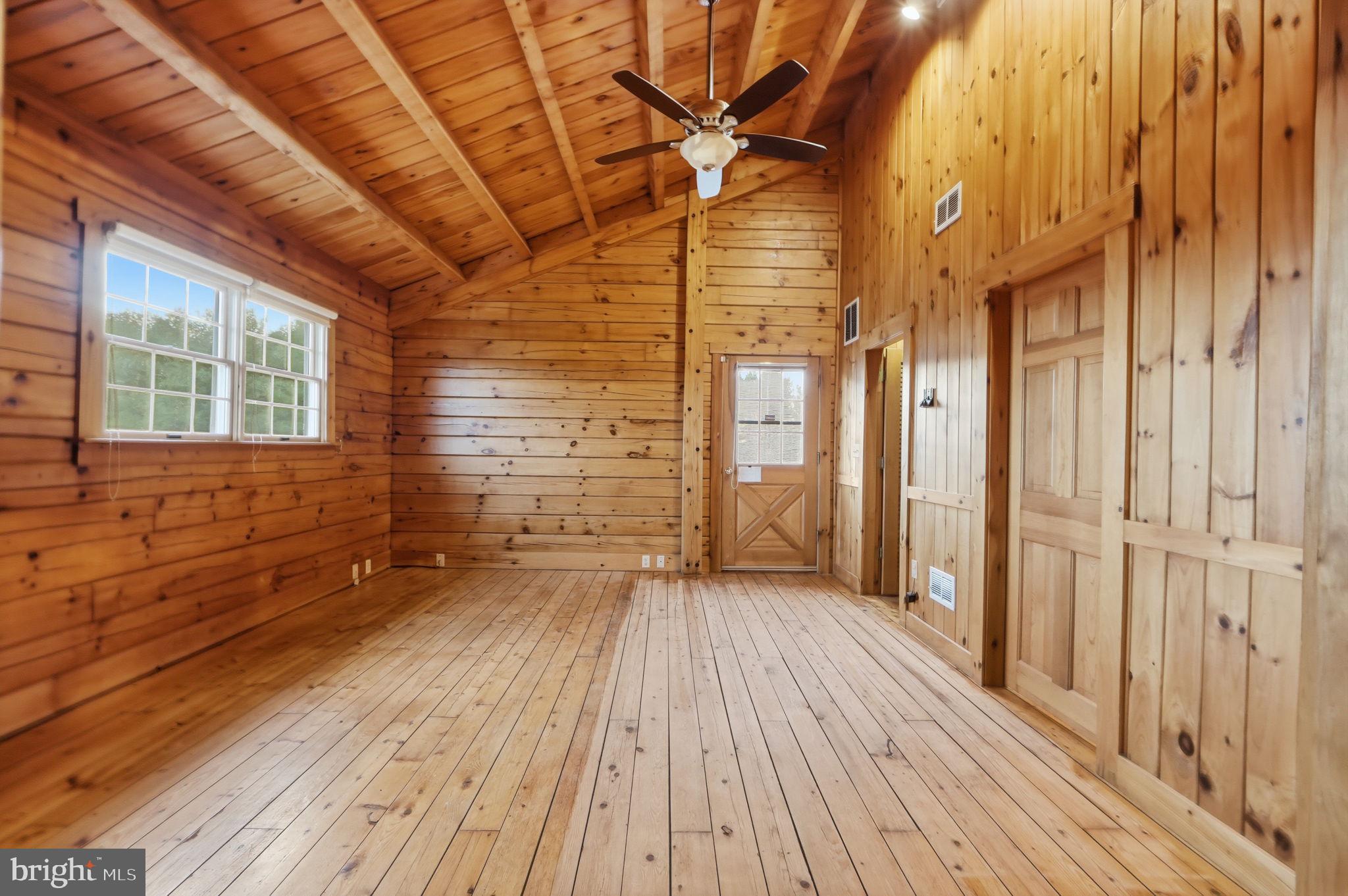 POOLESVILLE OUTSIDE - Farm