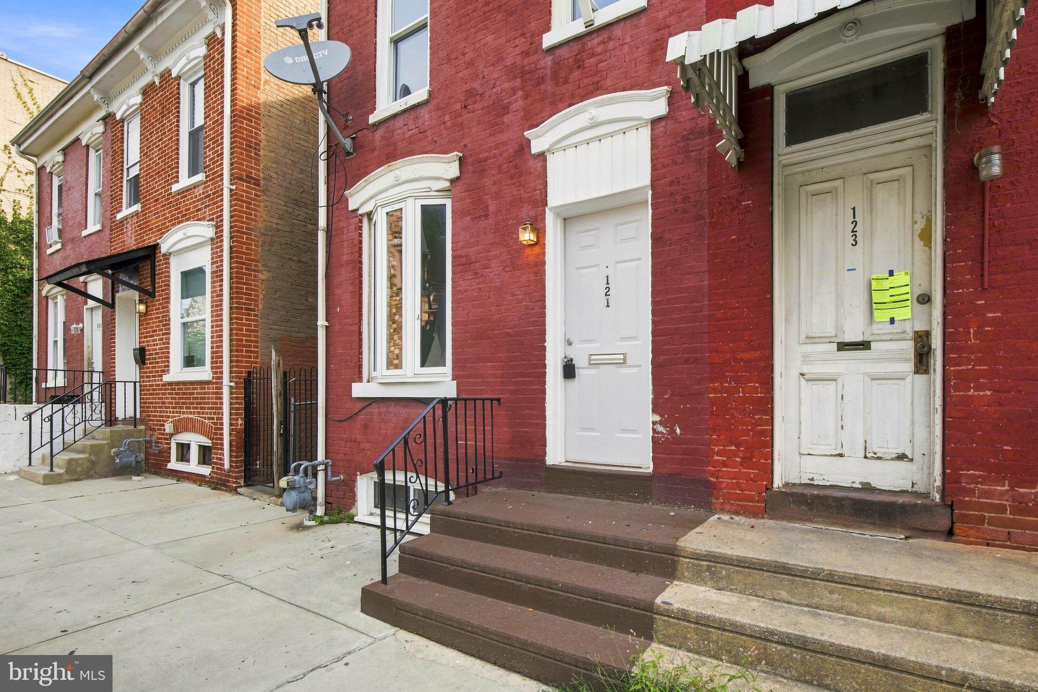 121 S WEST STREET