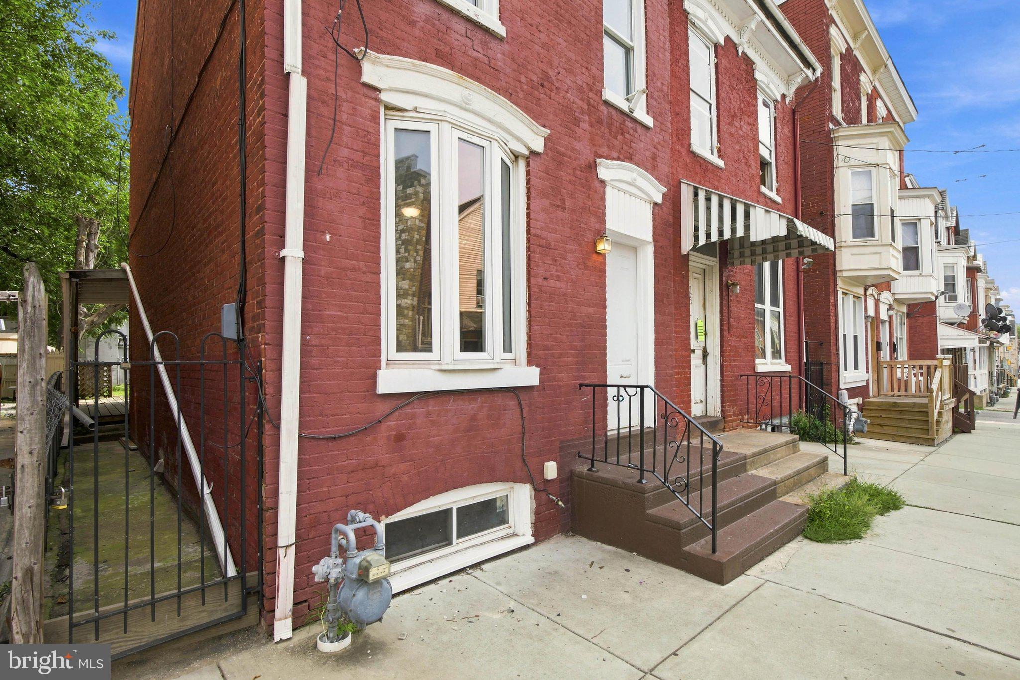 121 S WEST STREET