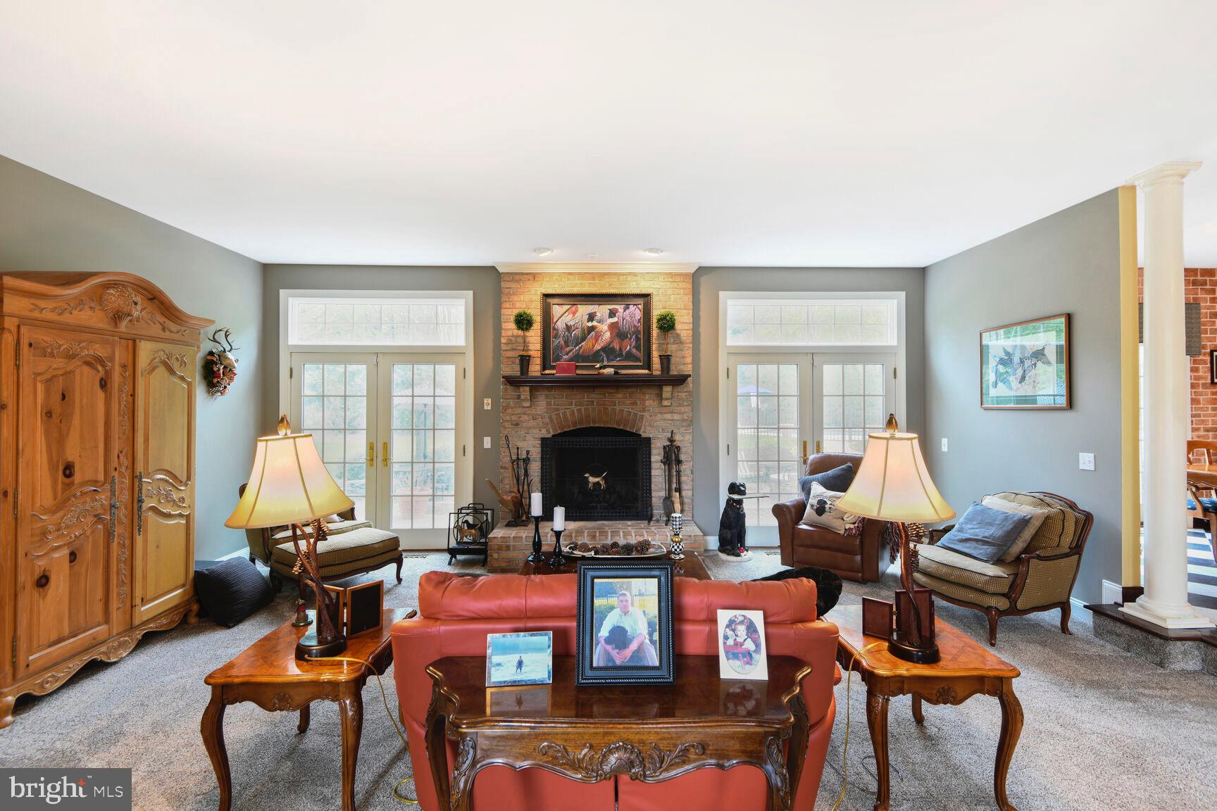 SOUTH RIVER COLONY - Residential