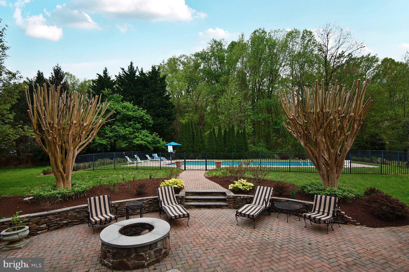 SOUTH RIVER COLONY - Residential