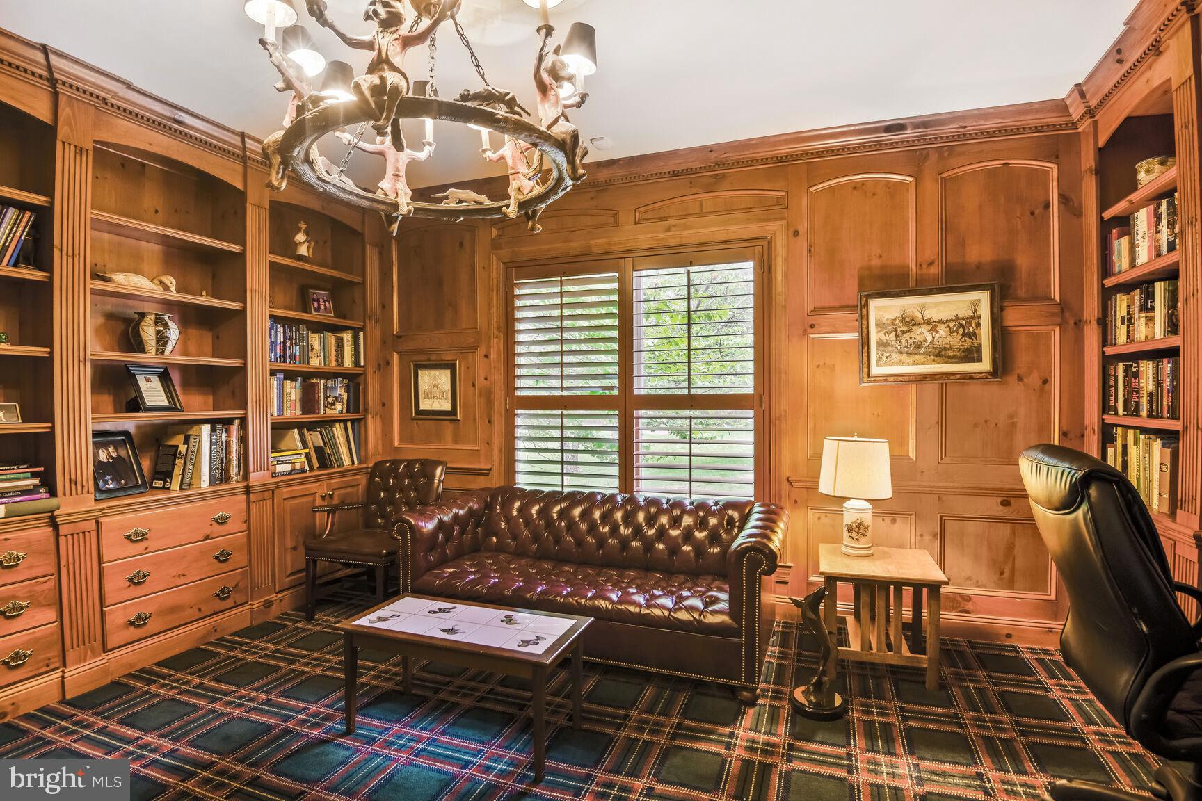 SOUTH RIVER COLONY - Residential