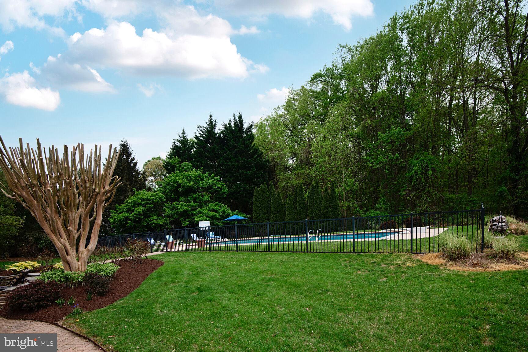 SOUTH RIVER COLONY - Residential