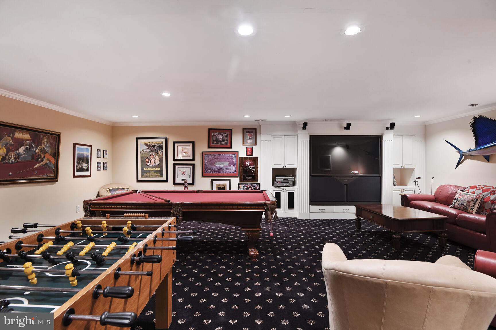 SOUTH RIVER COLONY - Residential