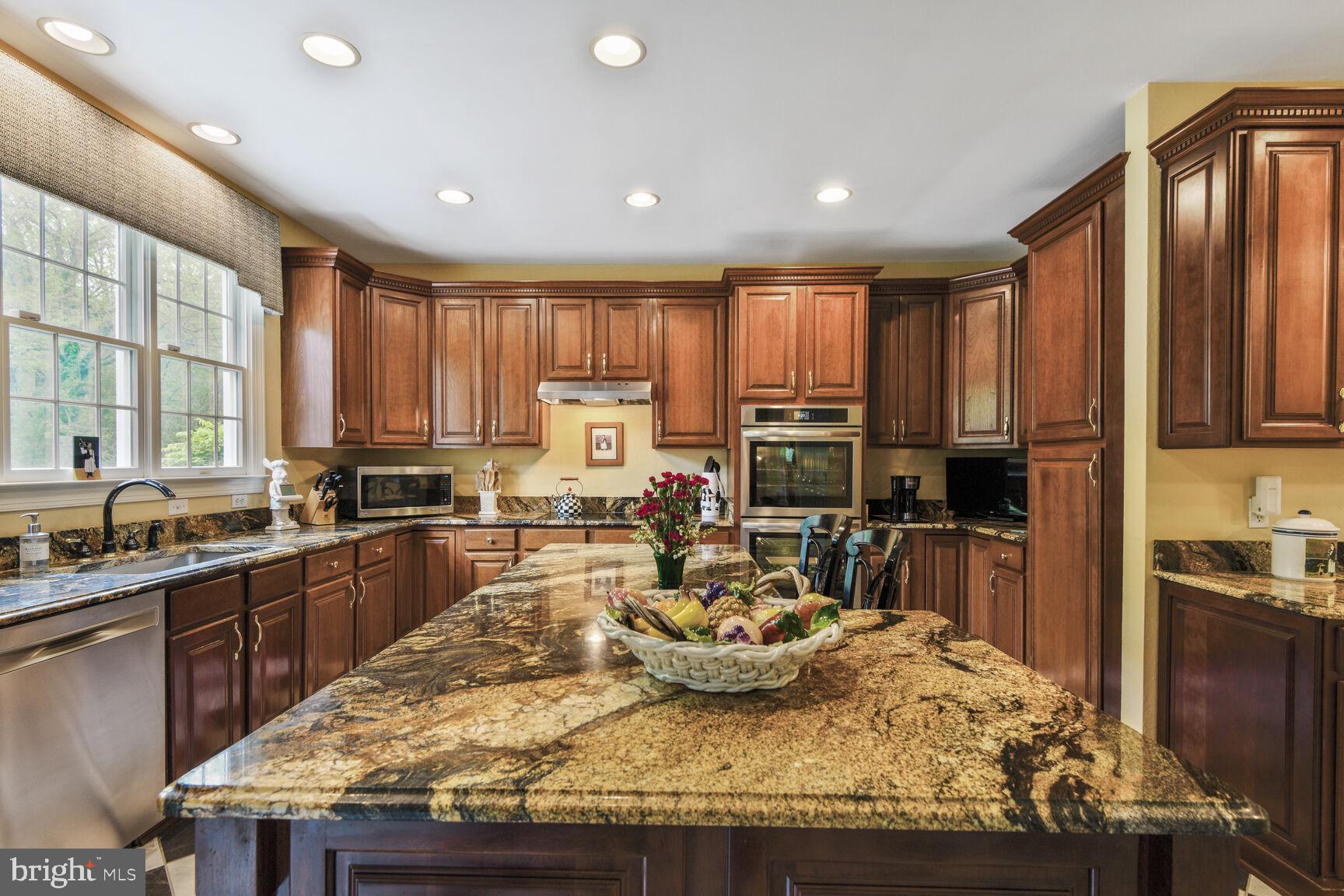 SOUTH RIVER COLONY - Residential