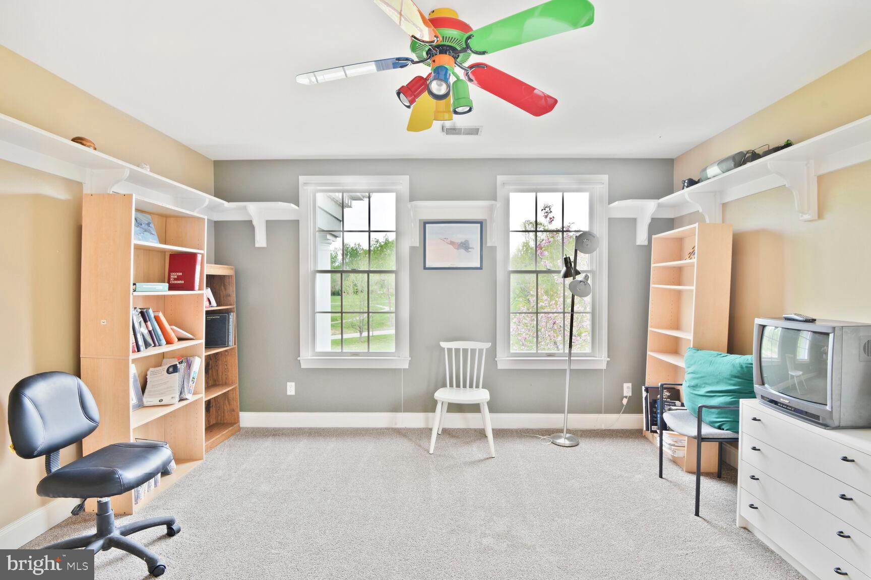 SOUTH RIVER COLONY - Residential