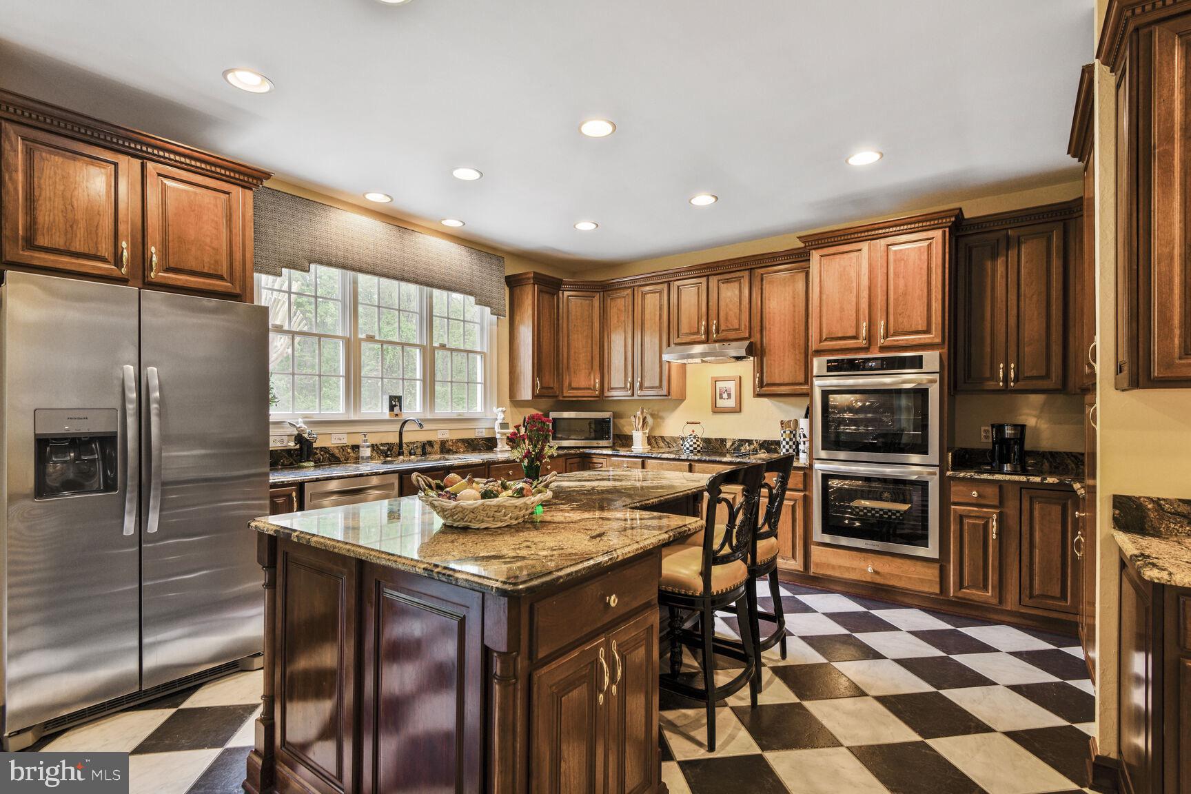 SOUTH RIVER COLONY - Residential